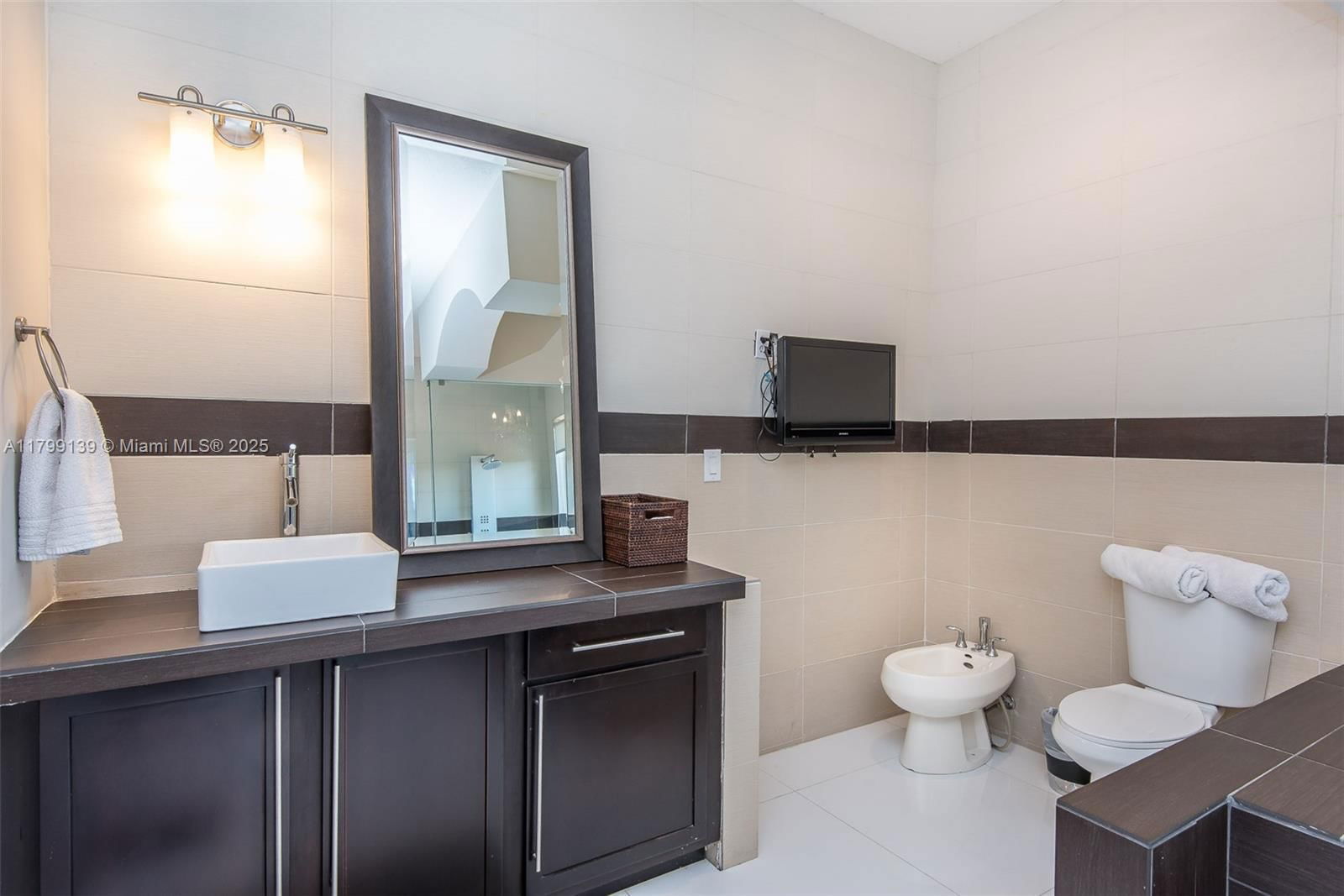 Real estate property located at 19305 79th Ct, Miami-dade, Cutler Cay, Cutler Bay, FL