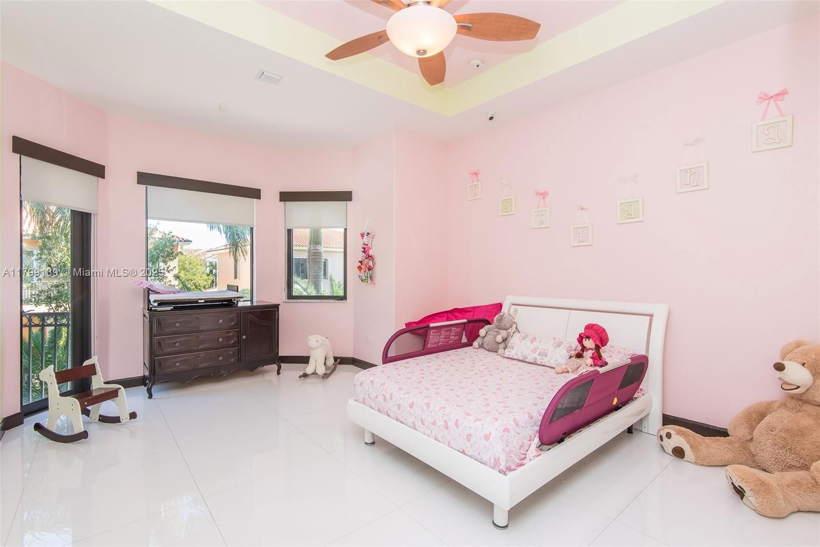 Real estate property located at 19305 79th Ct, Miami-dade, Cutler Cay, Cutler Bay, FL