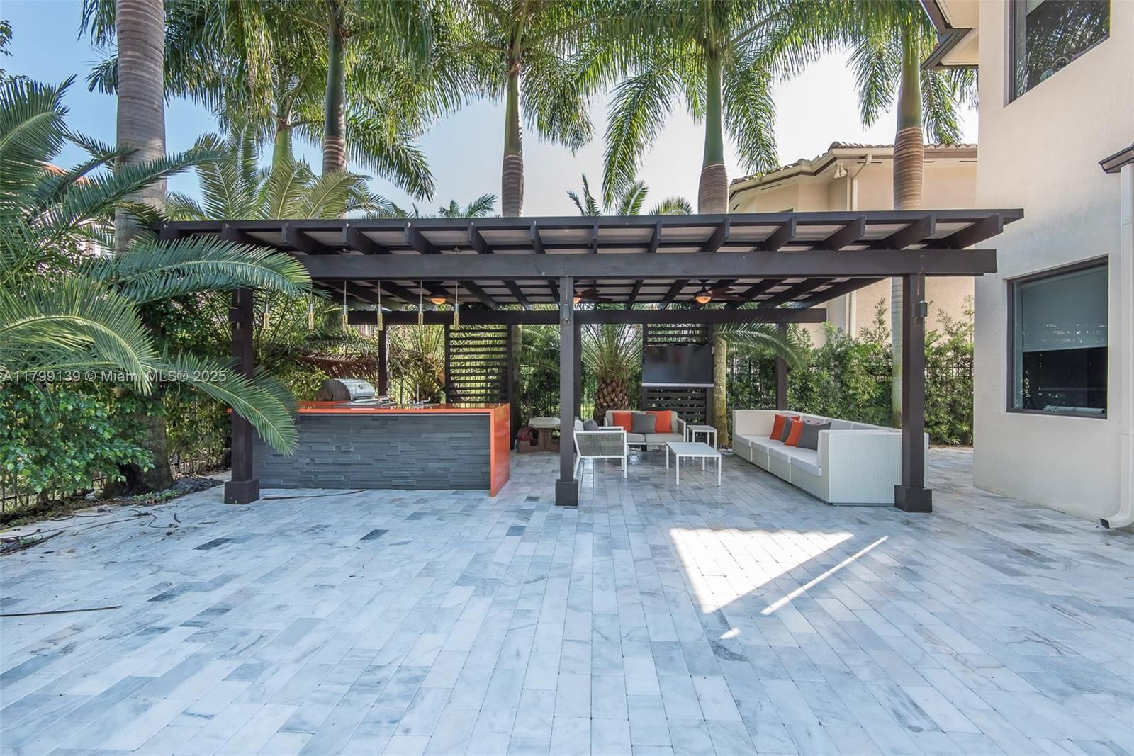Real estate property located at 19305 79th Ct, Miami-dade, Cutler Cay, Cutler Bay, FL