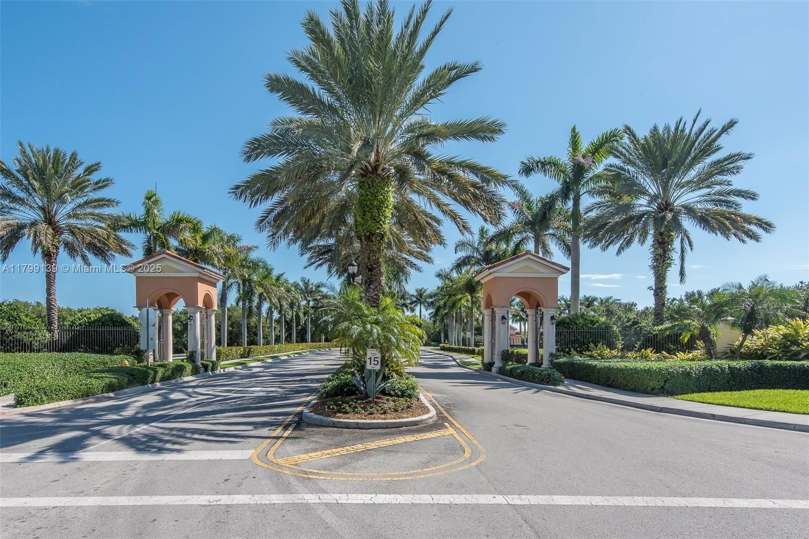 Real estate property located at 19305 79th Ct, Miami-dade, Cutler Cay, Cutler Bay, FL
