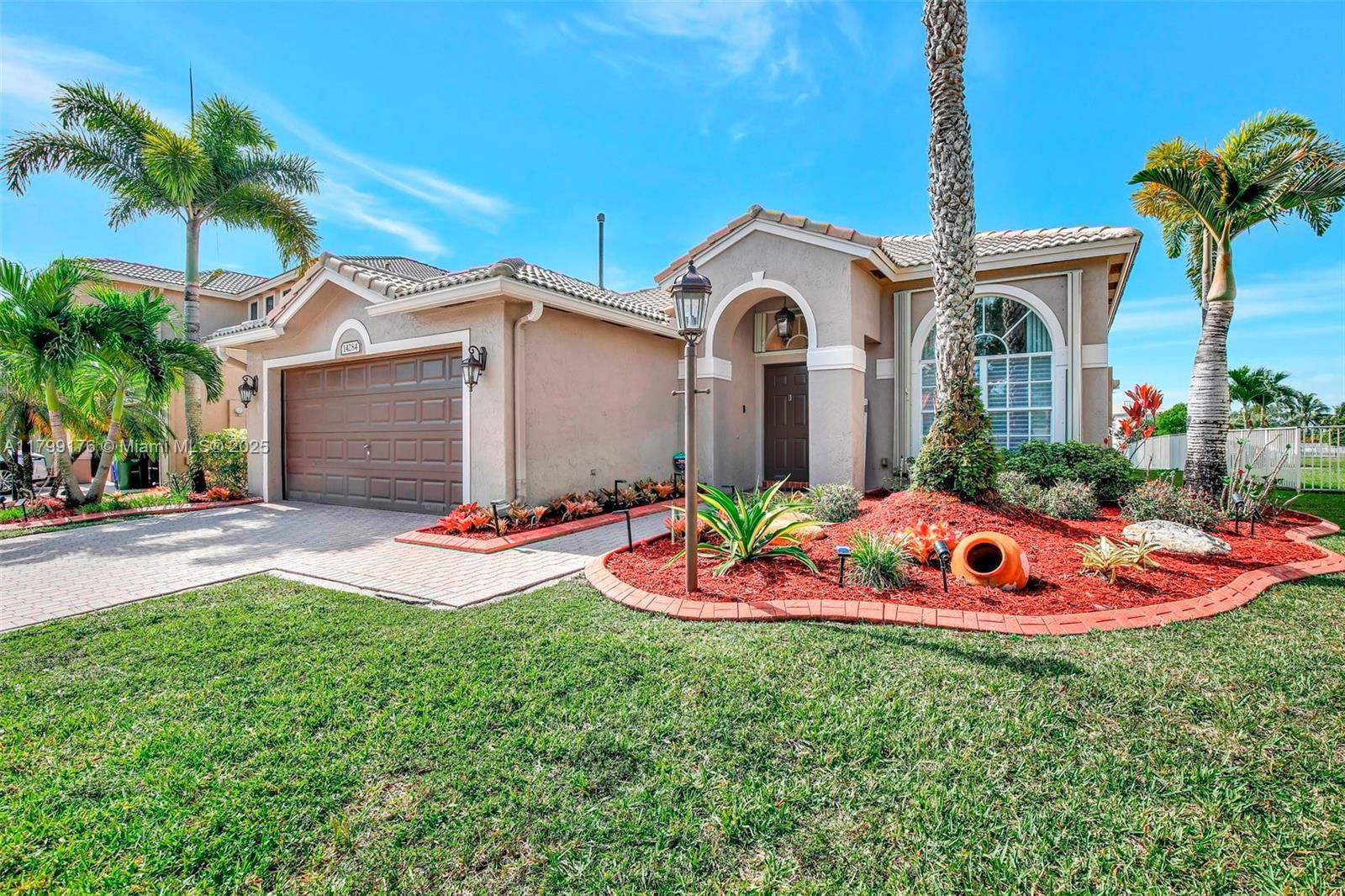 Real estate property located at 14284 18th Mnr, Broward, Pembroke Falls Phase 7, Pembroke Pines, FL