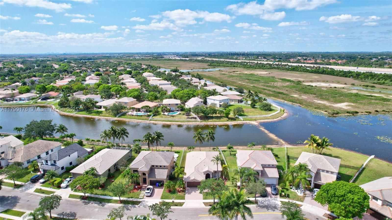 Real estate property located at 14284 18th Mnr, Broward, Pembroke Falls Phase 7, Pembroke Pines, FL
