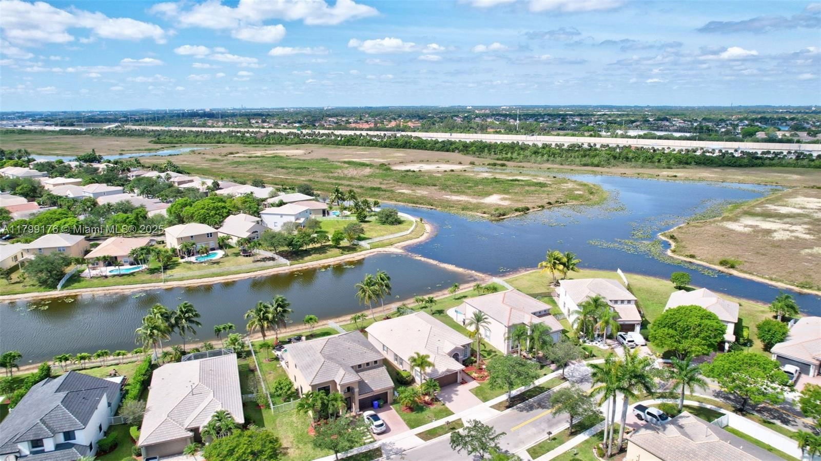 Real estate property located at 14284 18th Mnr, Broward, Pembroke Falls Phase 7, Pembroke Pines, FL
