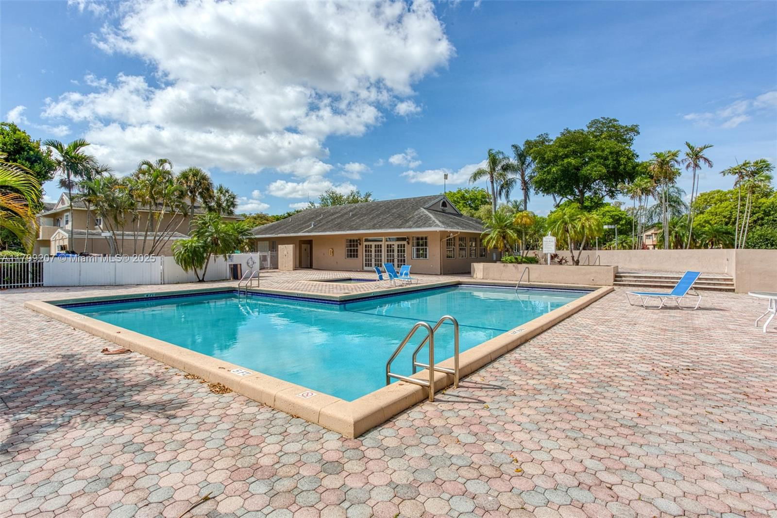 Real estate property located at 2301 96th Ter #16C, Broward, Reflections At Pembroke P, Pembroke Pines, FL