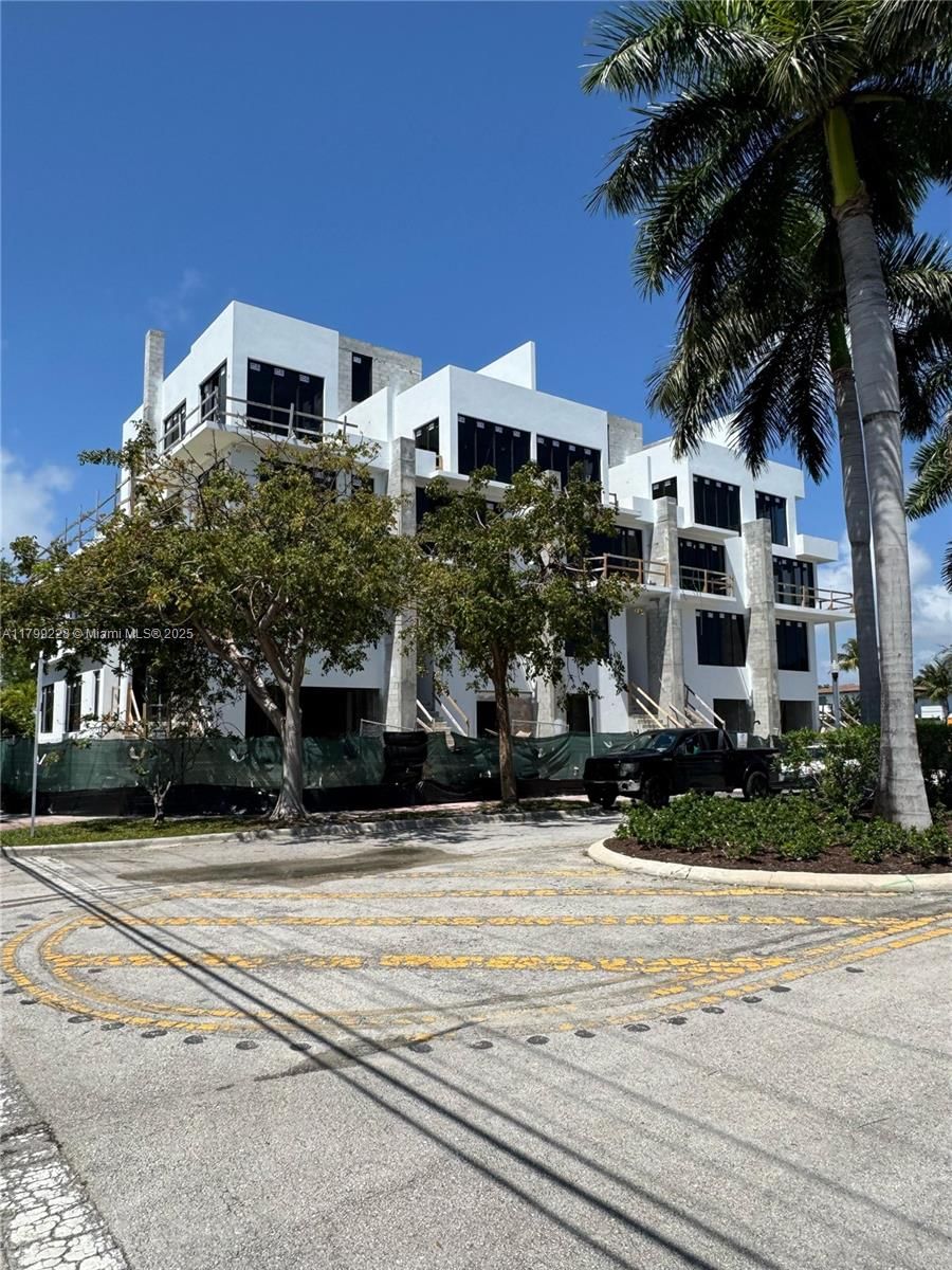 Real estate property located at 7300 Trouville Esplanade, Miami-dade, Normandy Waterway Sub, Miami Beach, FL