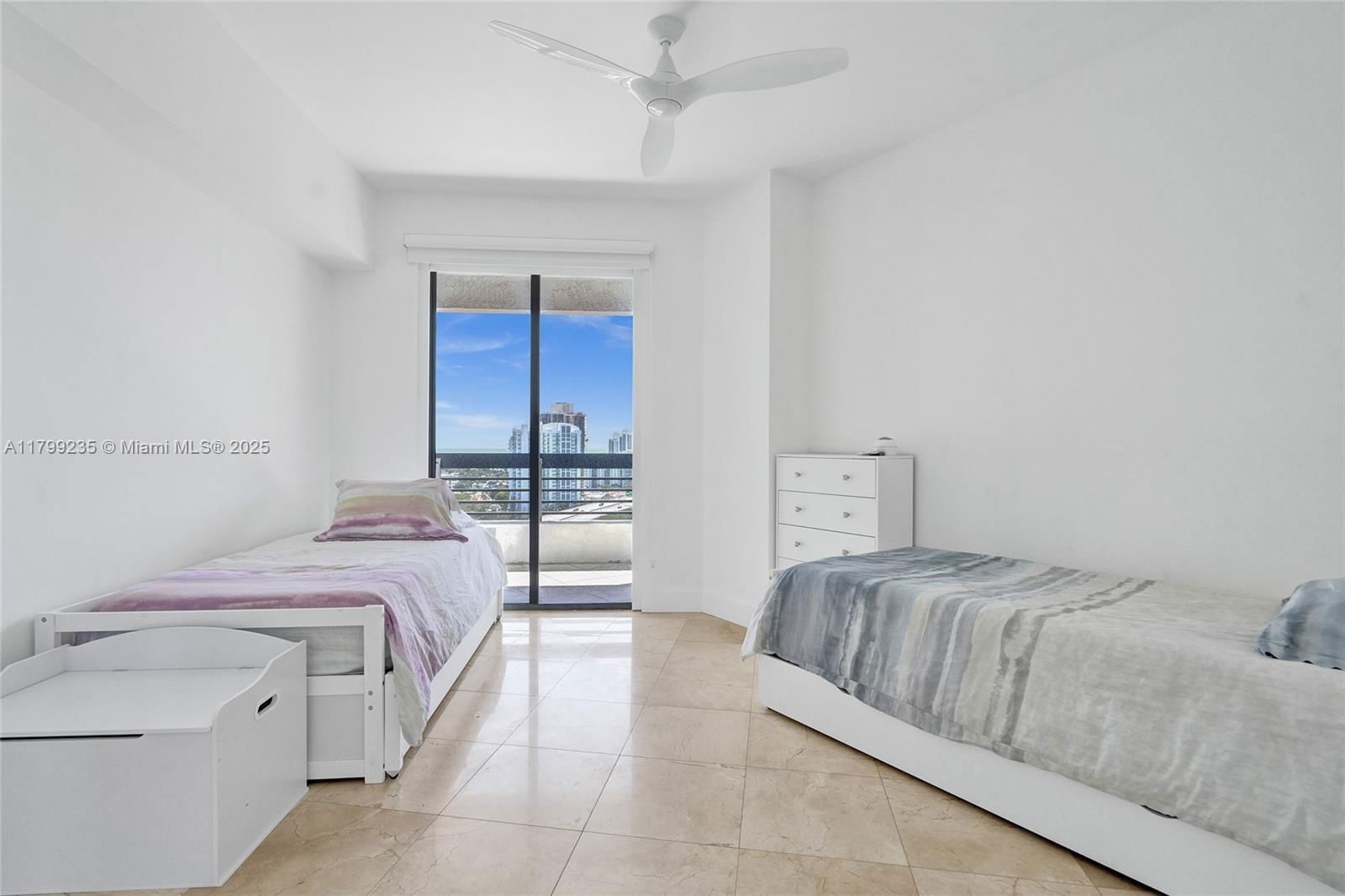 Real estate property located at 3400 192nd St PH11, Miami-dade, Mystic Pointe Tower 600 C, Aventura, FL
