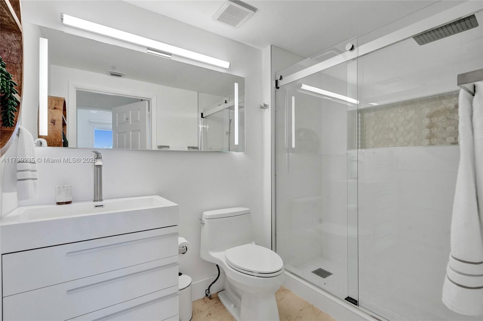 Real estate property located at 3400 192nd St PH11, Miami-dade, Mystic Pointe Tower 600 C, Aventura, FL