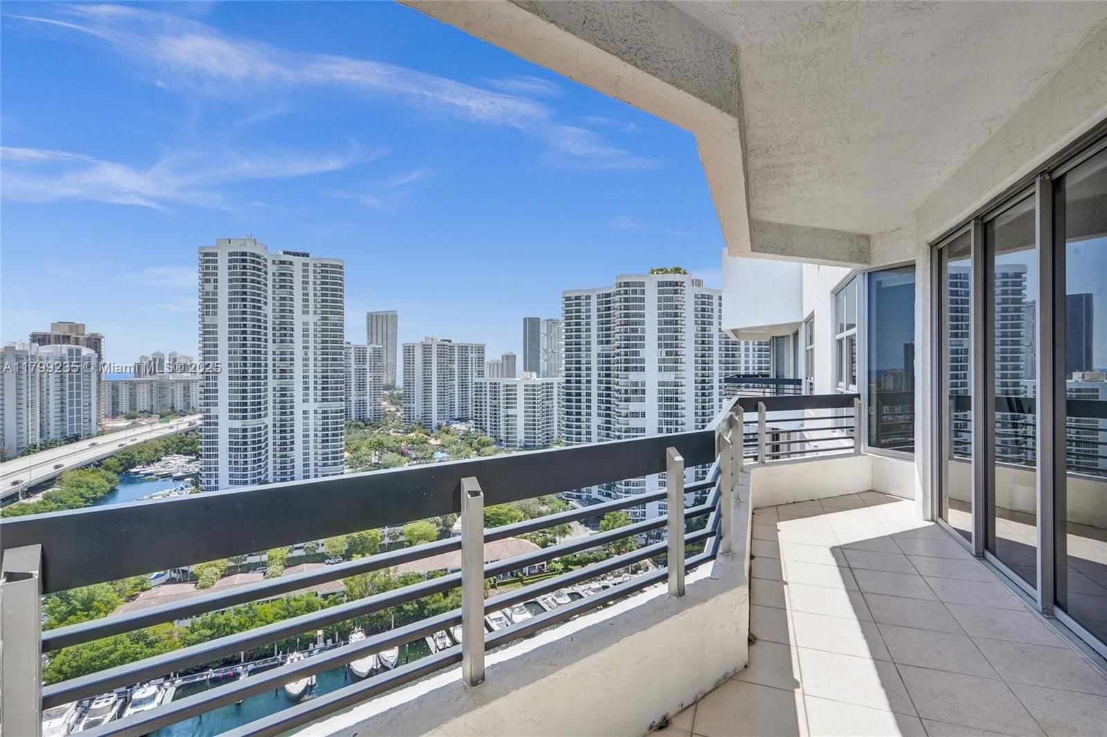 Real estate property located at 3400 192nd St PH11, Miami-dade, Mystic Pointe Tower 600 C, Aventura, FL