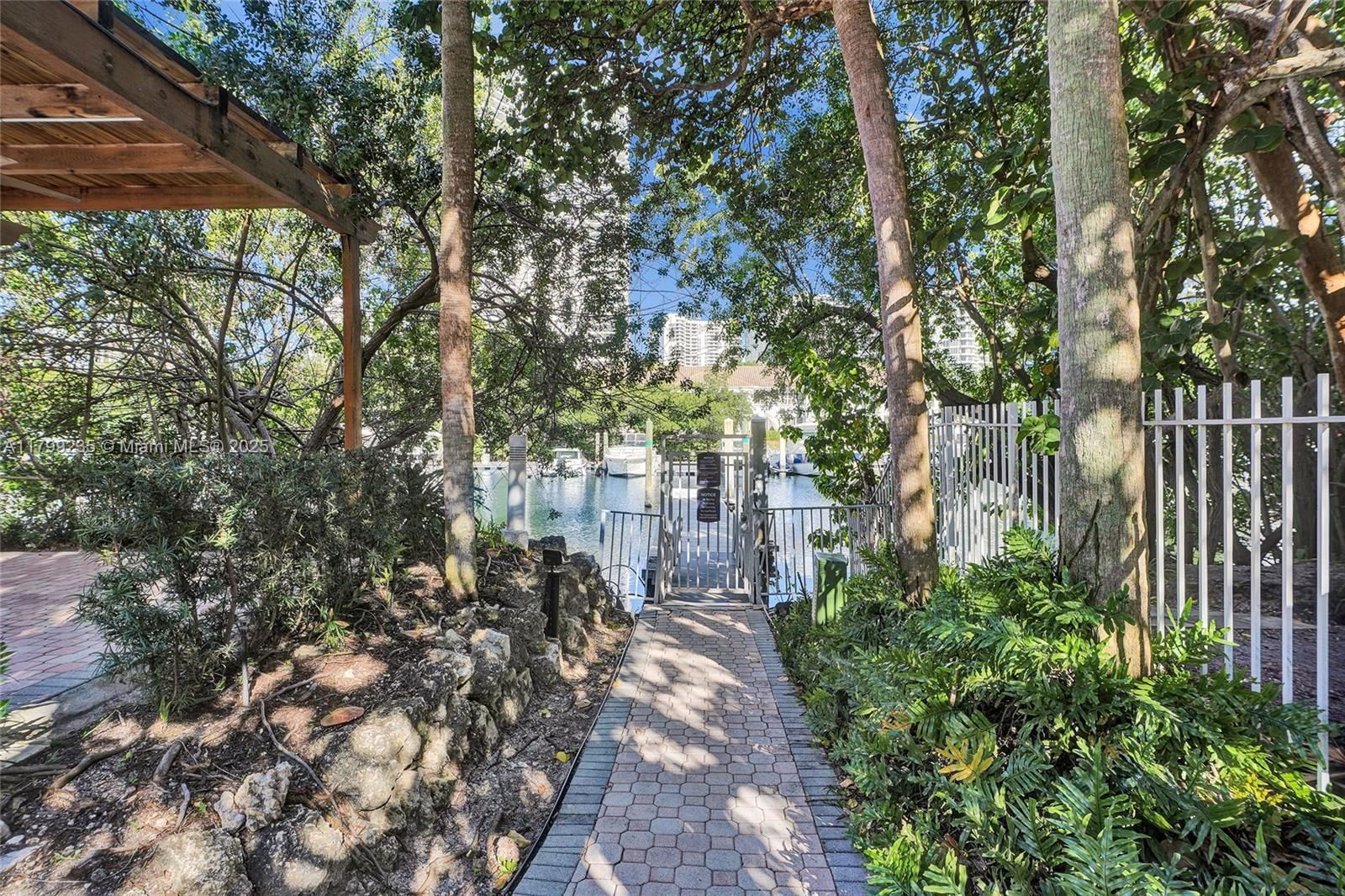Real estate property located at 3400 192nd St PH11, Miami-dade, Mystic Pointe Tower 600 C, Aventura, FL