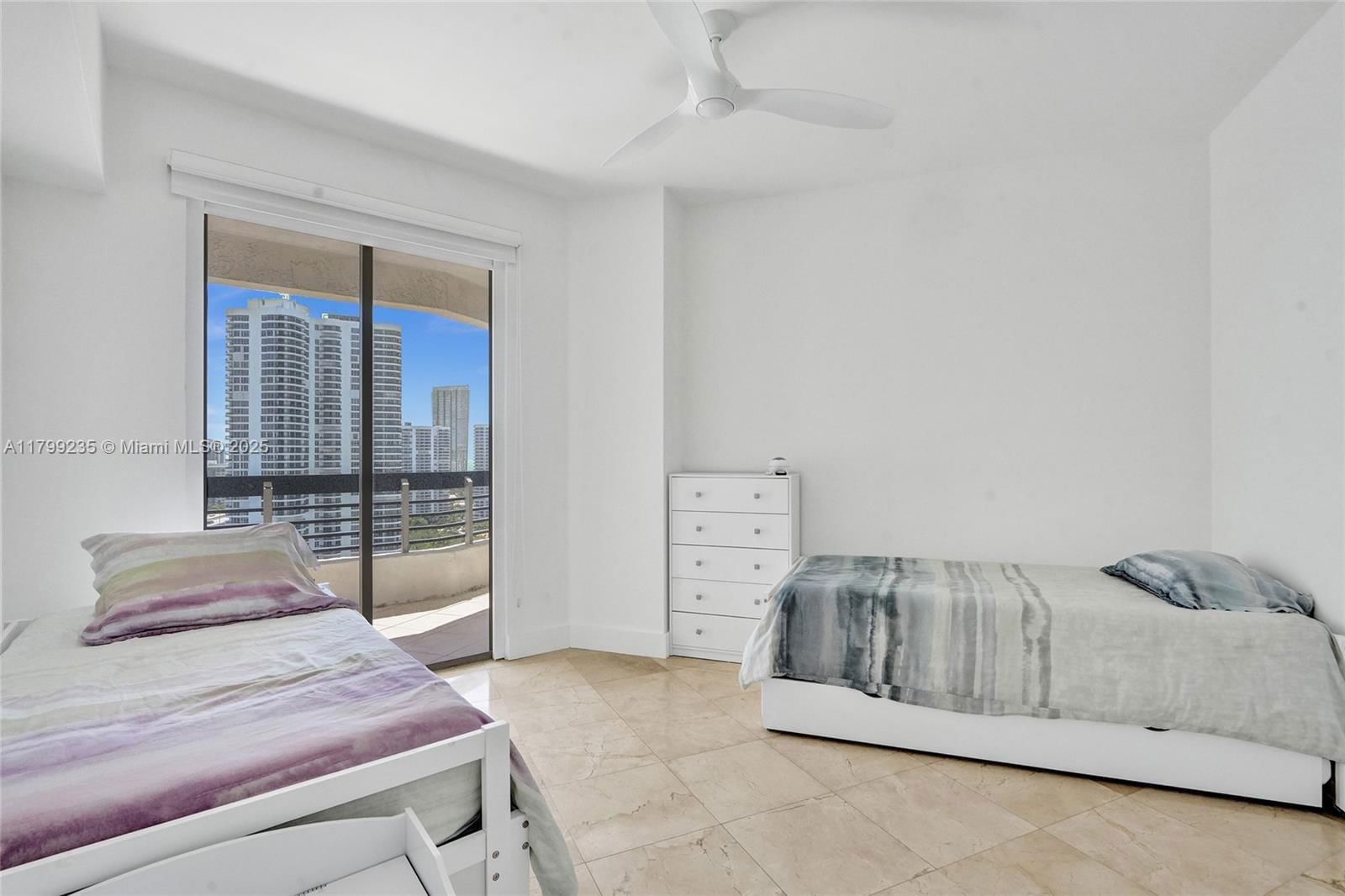 Real estate property located at 3400 192nd St PH11, Miami-dade, Mystic Pointe Tower 600 C, Aventura, FL