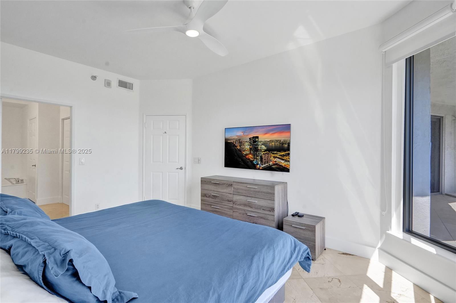 Real estate property located at 3400 192nd St PH11, Miami-dade, Mystic Pointe Tower 600 C, Aventura, FL