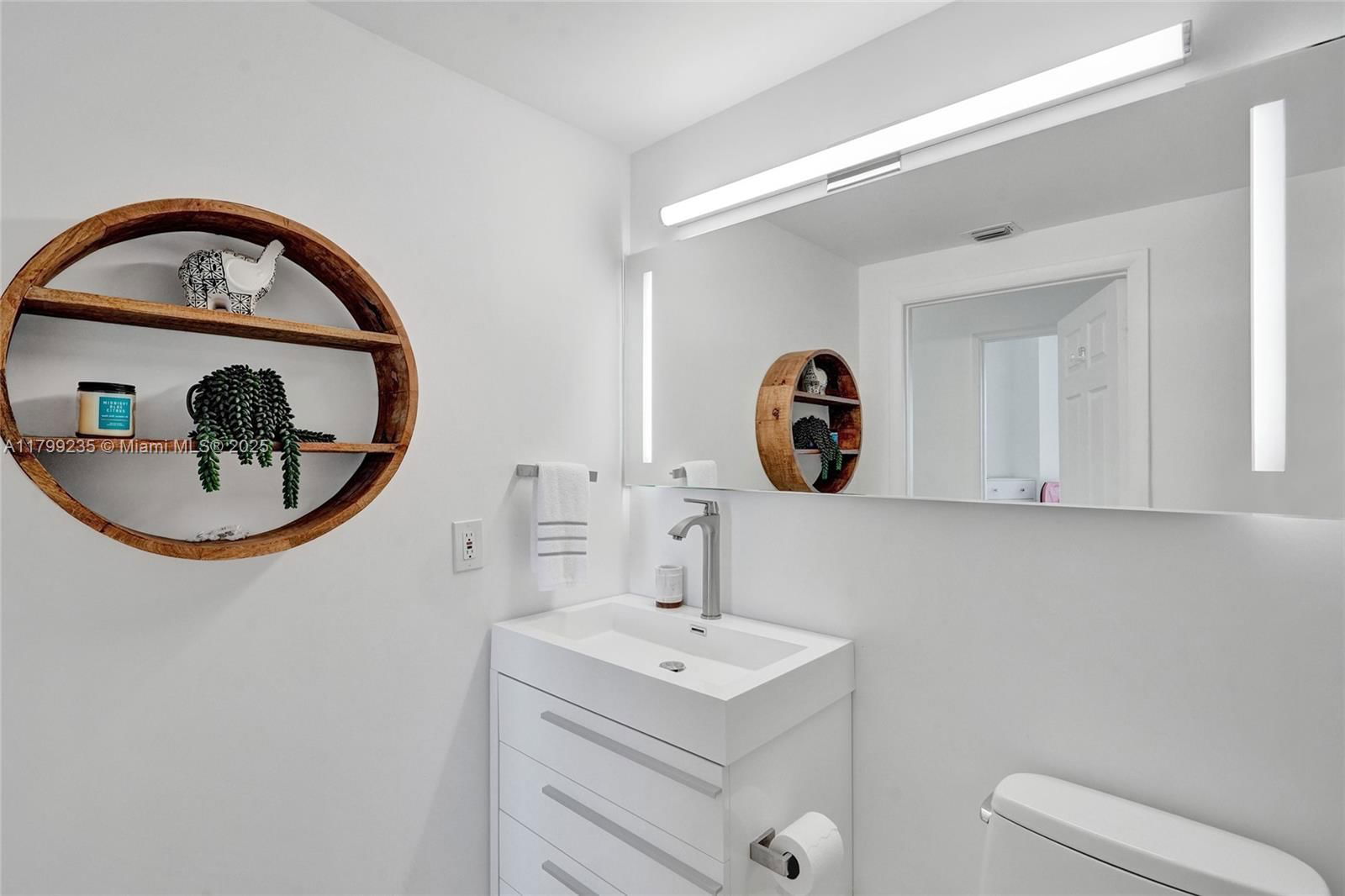 Real estate property located at 3400 192nd St PH11, Miami-dade, Mystic Pointe Tower 600 C, Aventura, FL