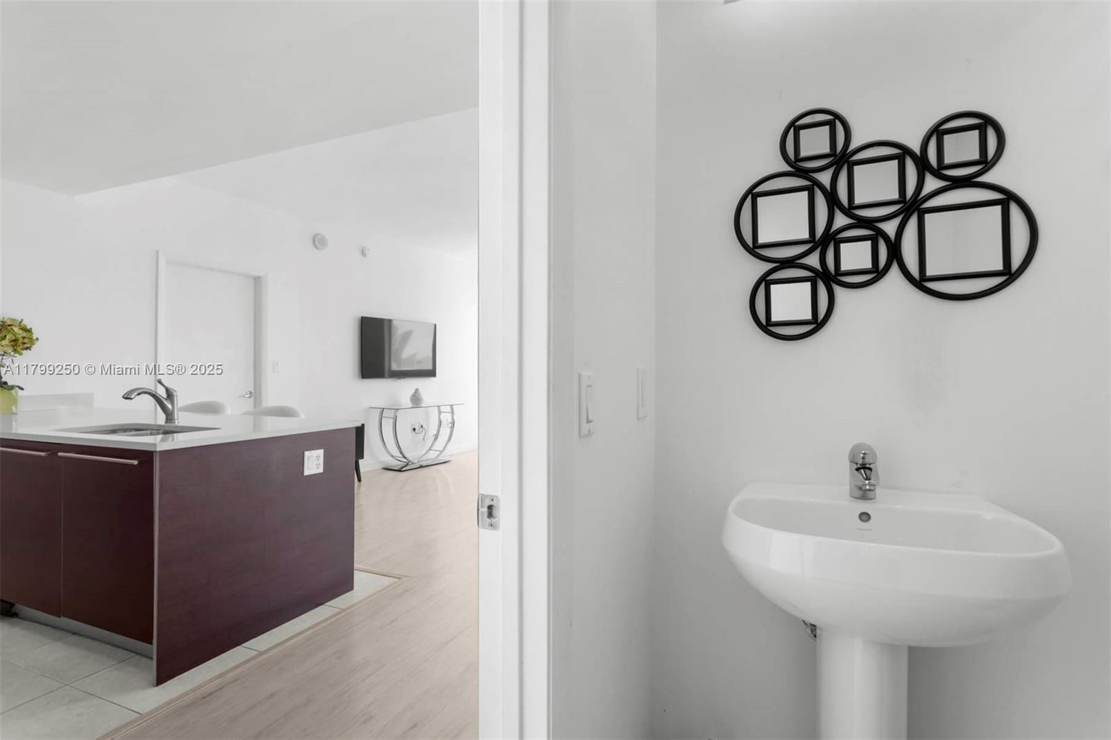 Real estate property located at 1900 Bayshore Dr #2519, Miami-dade, Quantum On The Bay Condo, Miami, FL