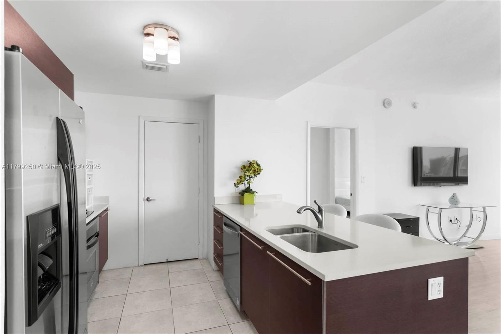 Real estate property located at 1900 Bayshore Dr #2519, Miami-dade, Quantum On The Bay Condo, Miami, FL