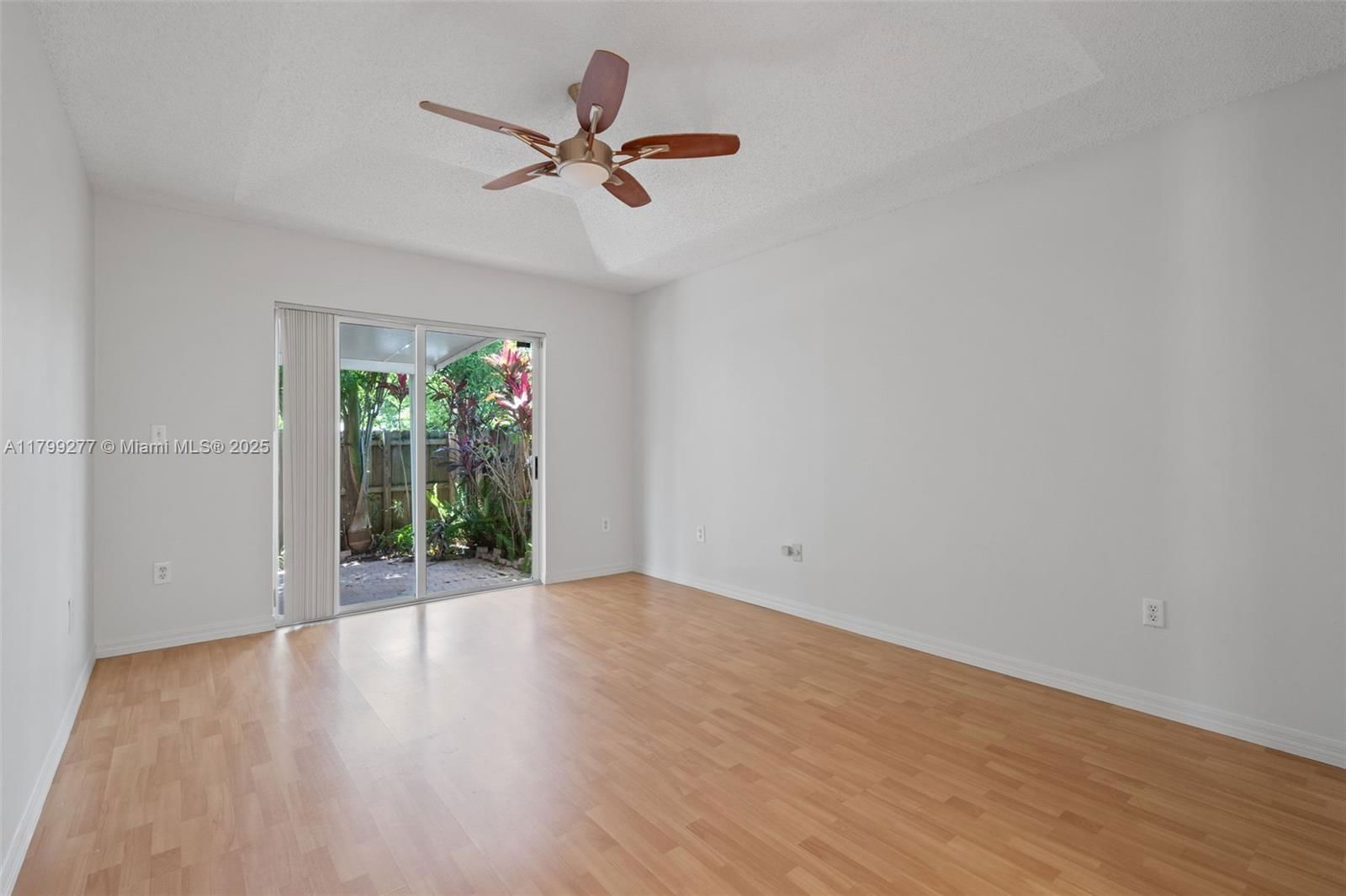 Real estate property located at 14202 151st Ct, Miami-dade, Brightons Meadow Trace, Miami, FL