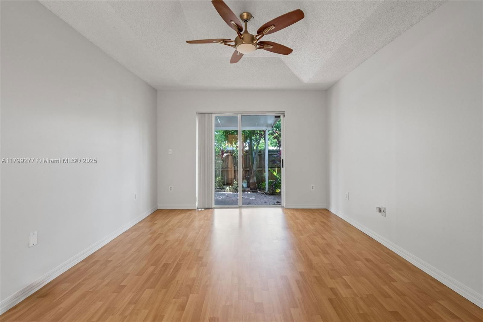 Real estate property located at 14202 151st Ct, Miami-dade, Brightons Meadow Trace, Miami, FL