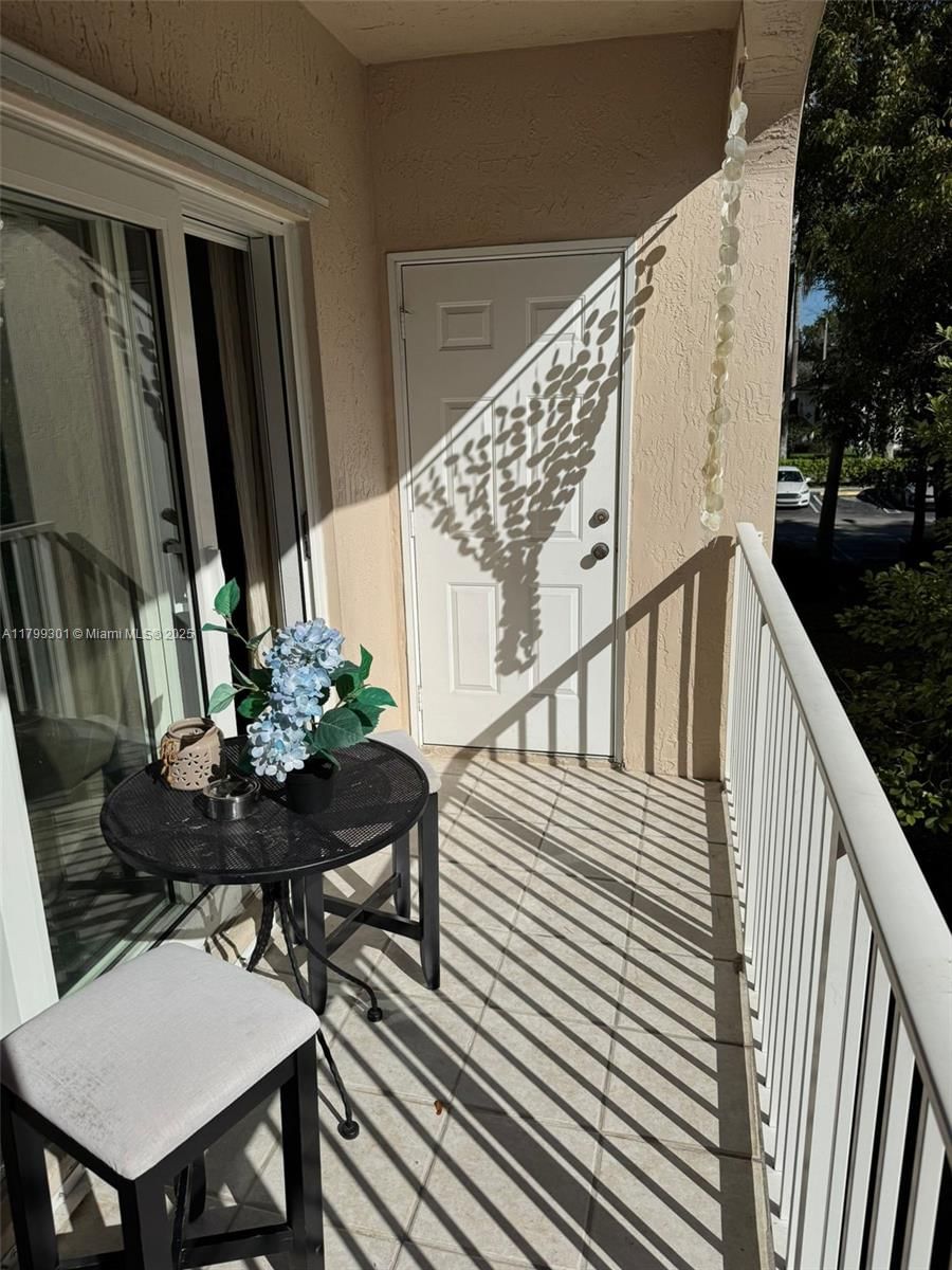 Real estate property located at 5640 115th Ct #204, Miami-dade, Las Brisas At Doral Condo, Doral, FL