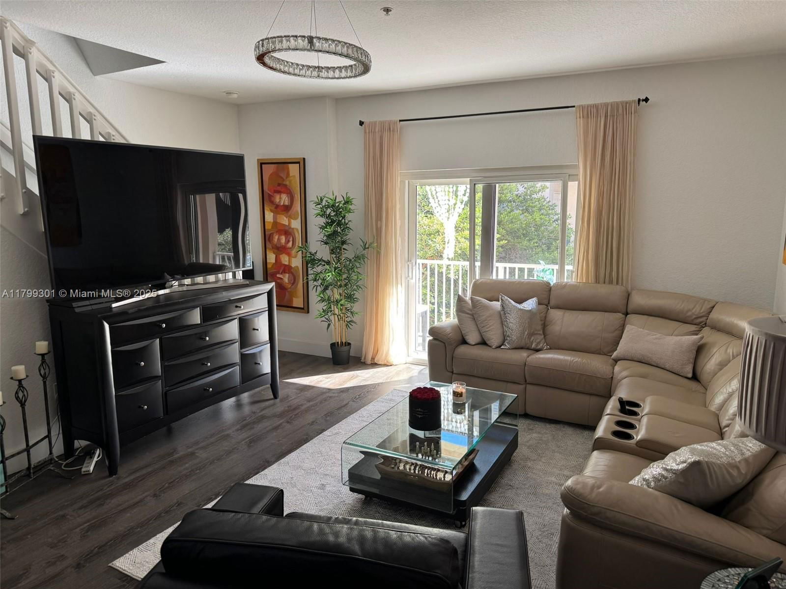 Real estate property located at 5640 115th Ct #204, Miami-dade, Las Brisas At Doral Condo, Doral, FL