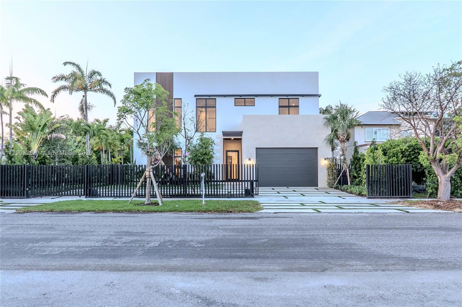 Real estate property located at 4231 10th St, Miami-dade, Le Jeune Villas, Miami, FL