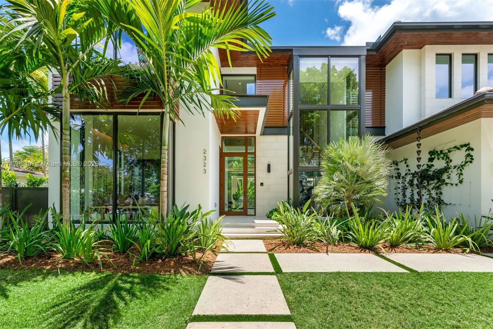 Real estate property located at 2323 2nd Ave, Miami-dade, Brickell Hammock Un 1, Miami, FL