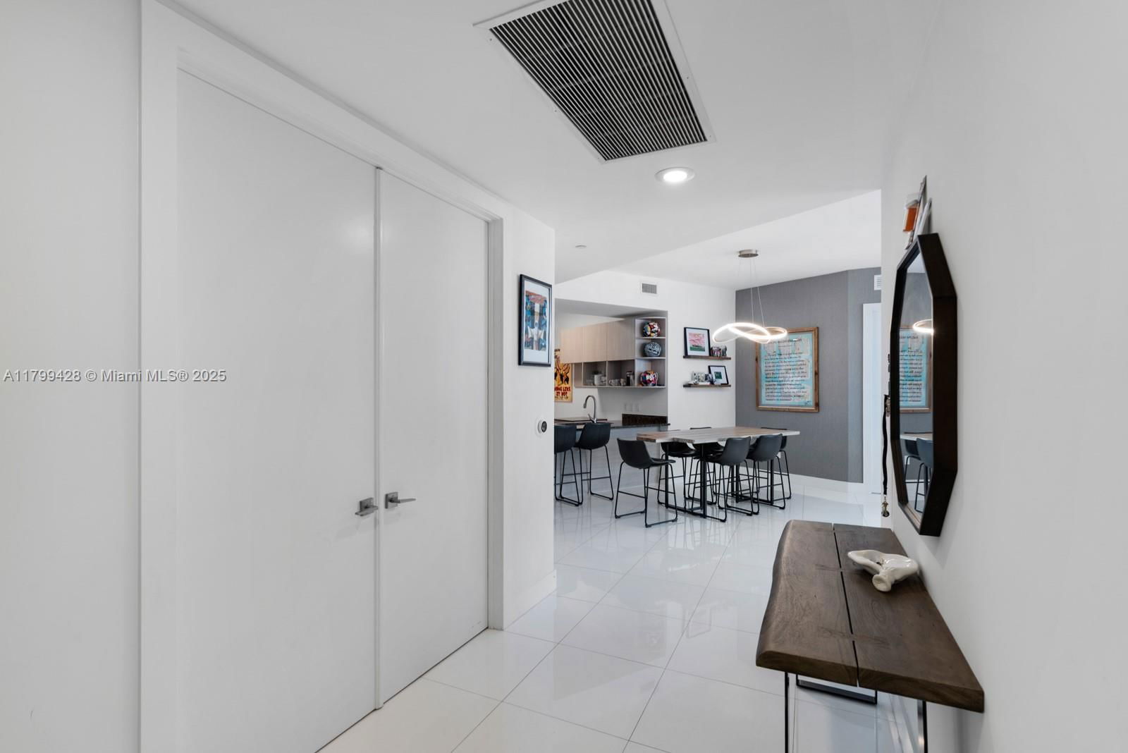 Real estate property located at 15901 Collins Ave #1207, Miami-dade, Tdr Tower Ii Condo, Sunny Isles Beach, FL