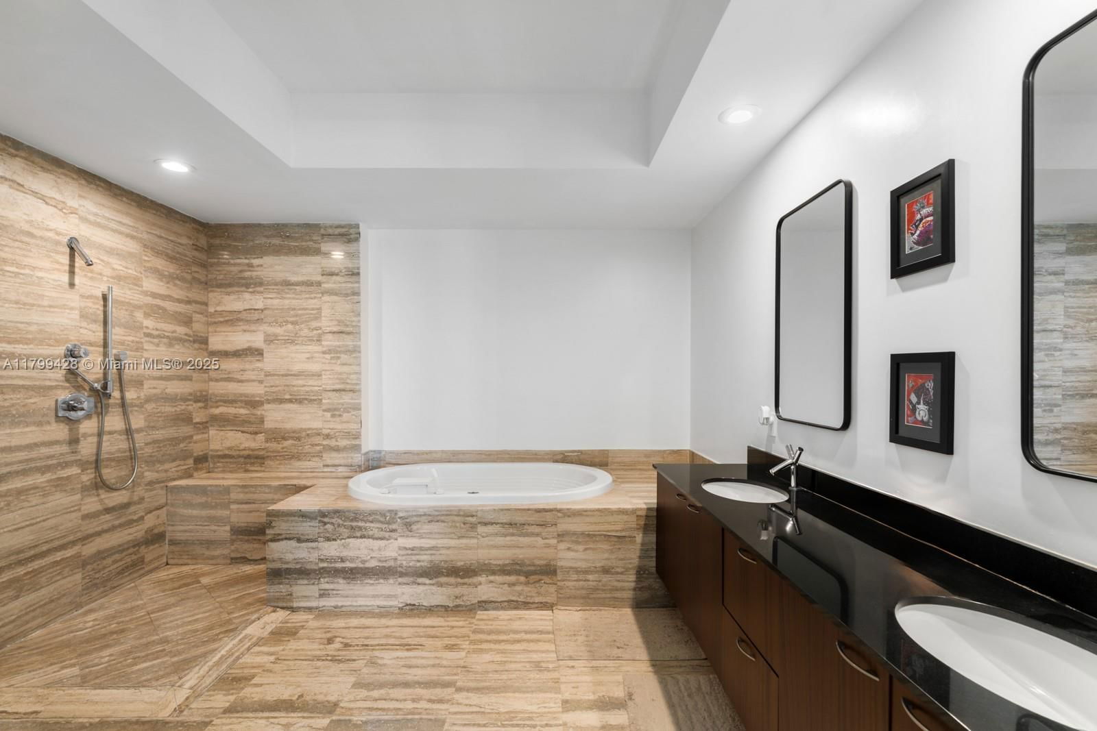 Real estate property located at 15901 Collins Ave #1207, Miami-dade, Tdr Tower Ii Condo, Sunny Isles Beach, FL