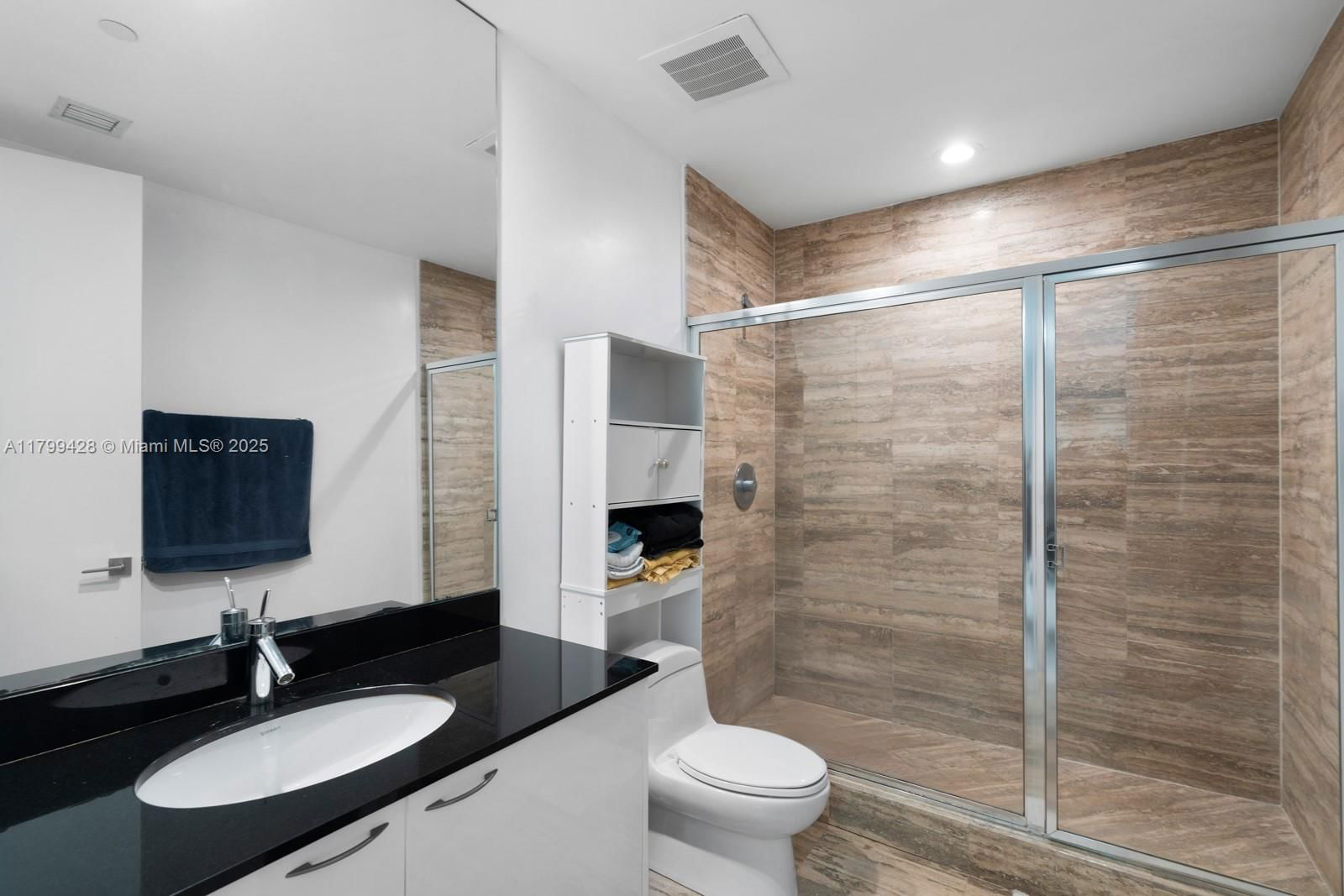 Real estate property located at 15901 Collins Ave #1207, Miami-dade, Tdr Tower Ii Condo, Sunny Isles Beach, FL