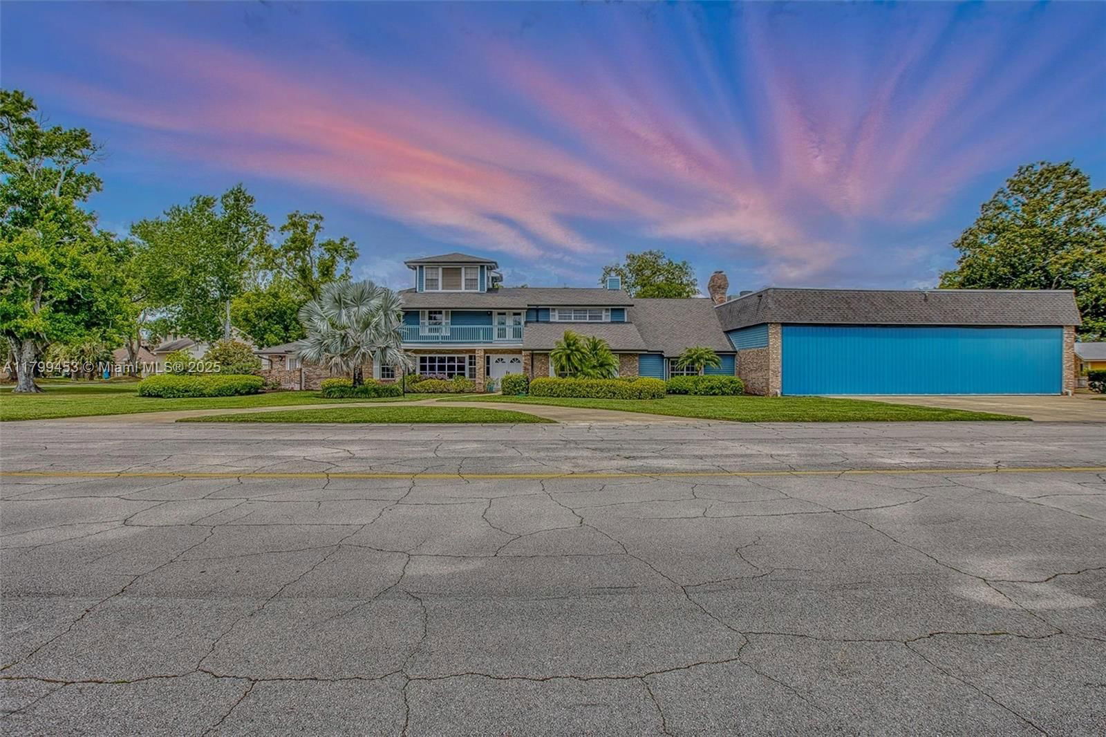 Real estate property located at 2551 Cross Country, Volusia, Spruce Creek, Port Orange, FL