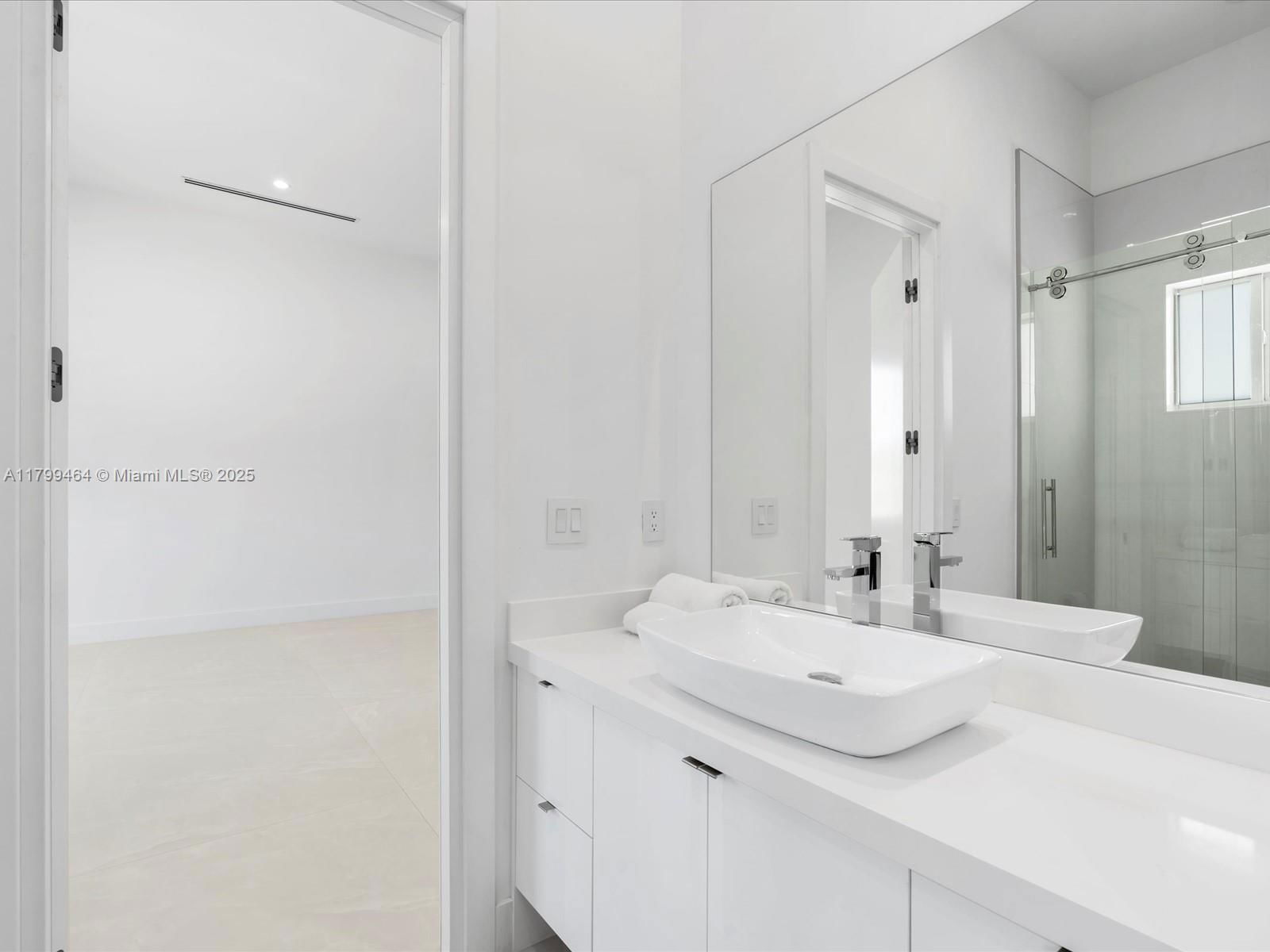Real estate property located at 9781 131st St, Miami-dade, Florida Fruit Lands Co Su, Hialeah Gardens, FL