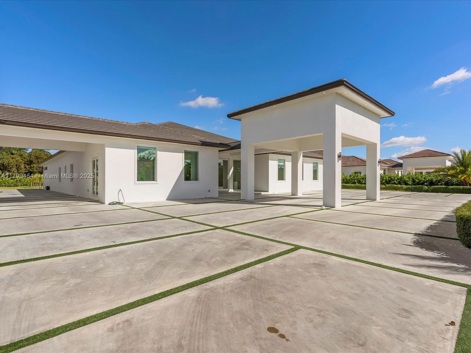 Real estate property located at 9781 131st St, Miami-dade, Florida Fruit Lands Co Su, Hialeah Gardens, FL