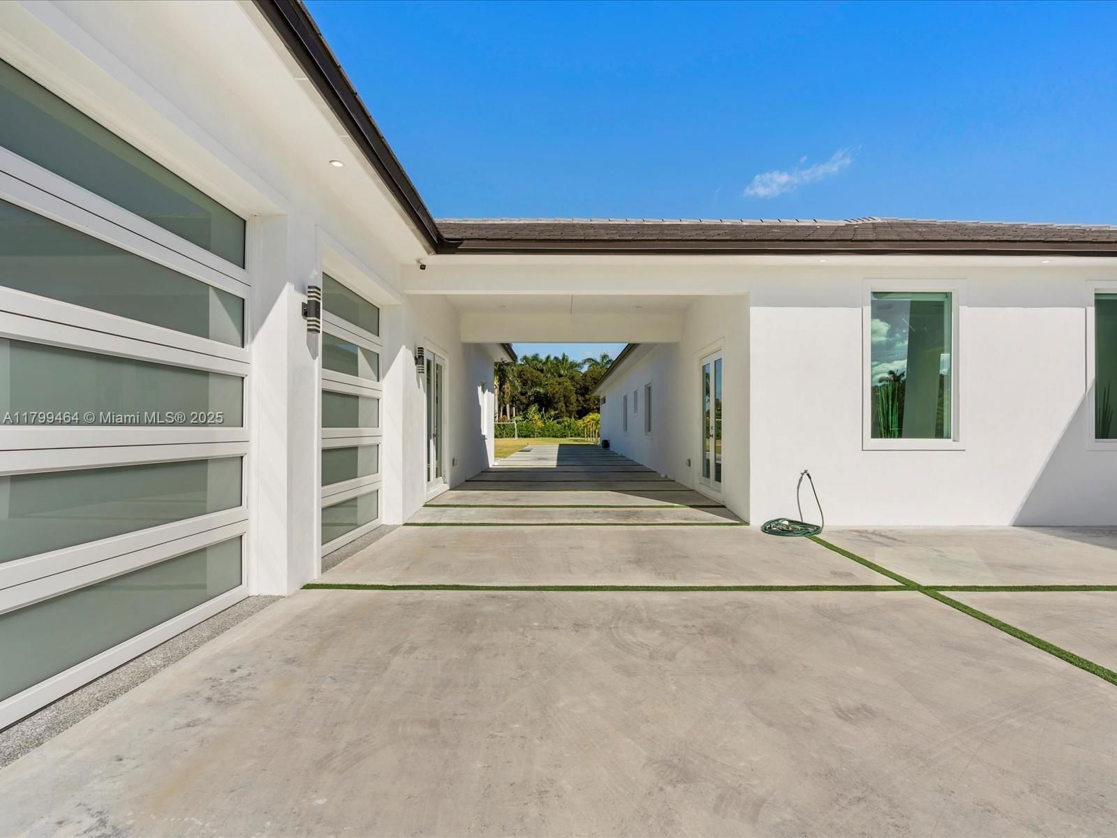 Real estate property located at 9781 131st St, Miami-dade, Florida Fruit Lands Co Su, Hialeah Gardens, FL