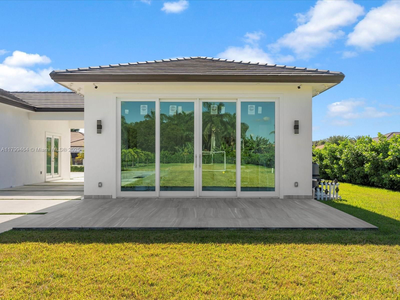 Real estate property located at 9781 131st St, Miami-dade, Florida Fruit Lands Co Su, Hialeah Gardens, FL