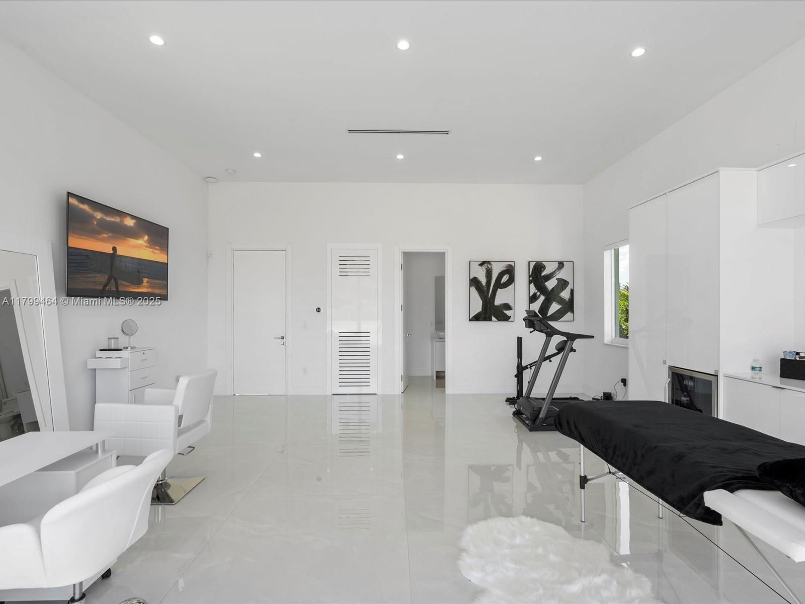Real estate property located at 9781 131st St, Miami-dade, Florida Fruit Lands Co Su, Hialeah Gardens, FL