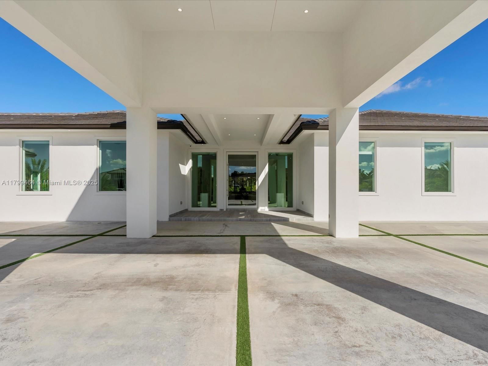 Real estate property located at 9781 131st St, Miami-dade, Florida Fruit Lands Co Su, Hialeah Gardens, FL