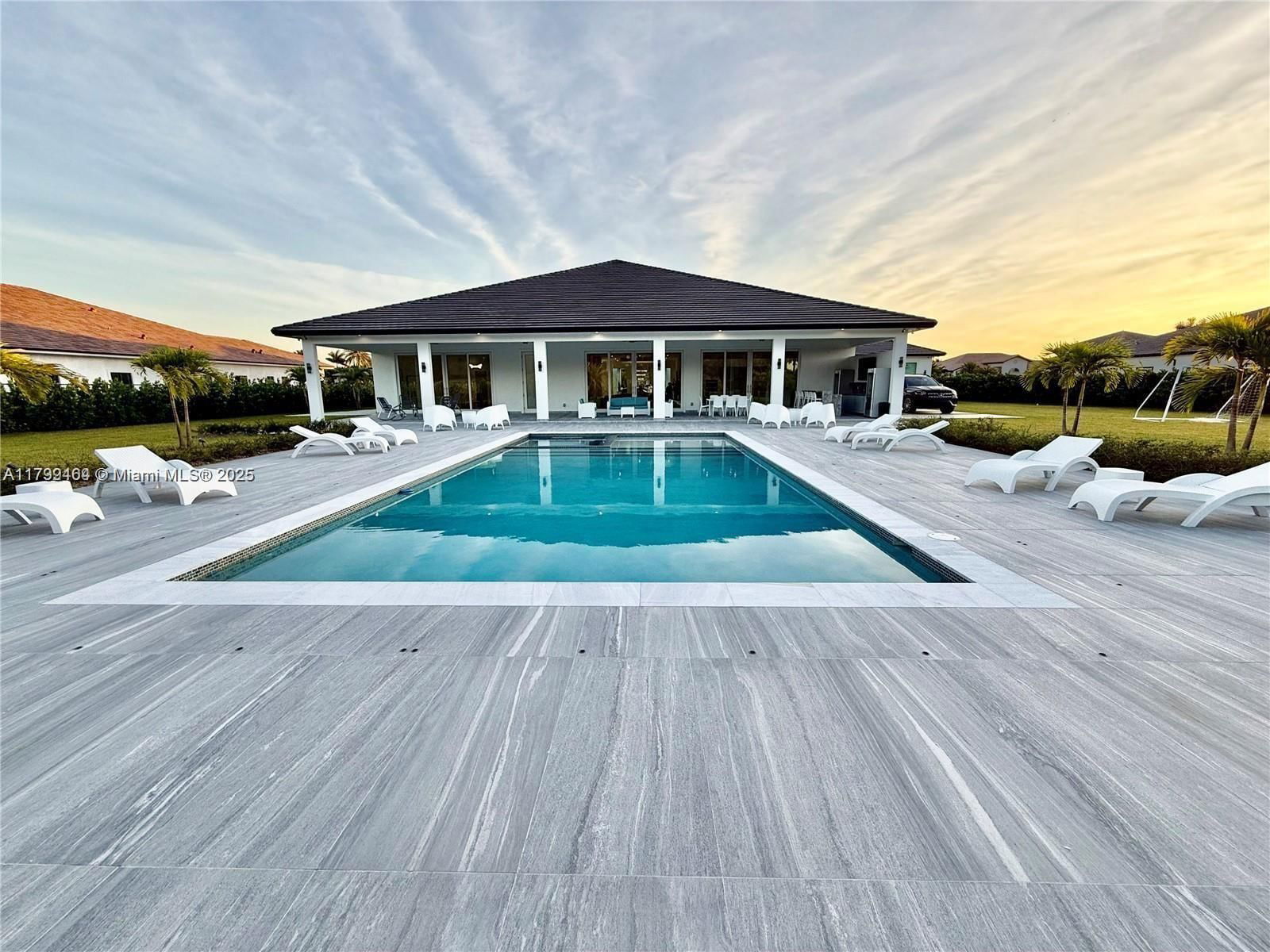 Real estate property located at 9781 131st St, Miami-dade, Florida Fruit Lands Co Su, Hialeah Gardens, FL