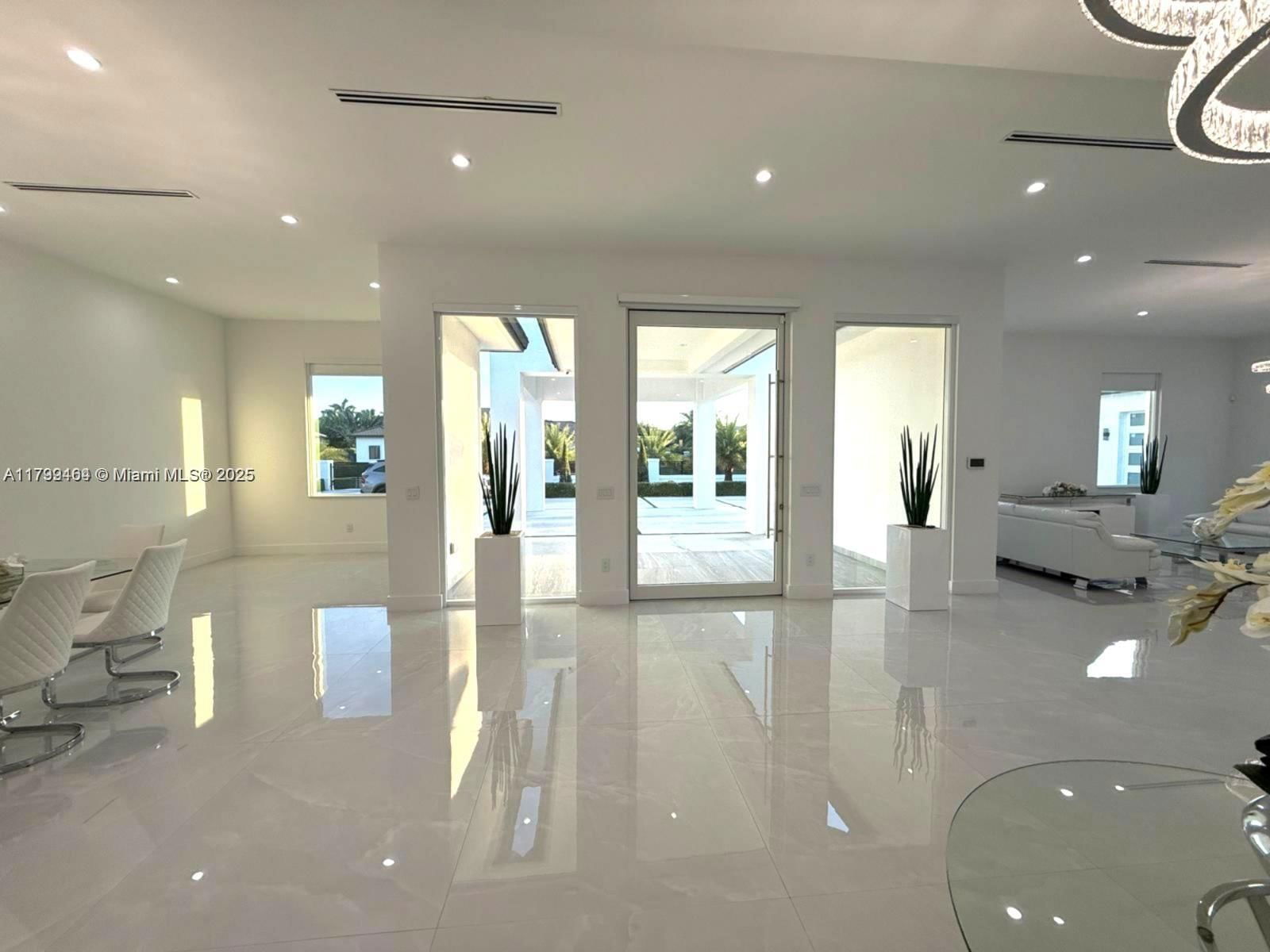 Real estate property located at 9781 131st St, Miami-dade, Florida Fruit Lands Co Su, Hialeah Gardens, FL