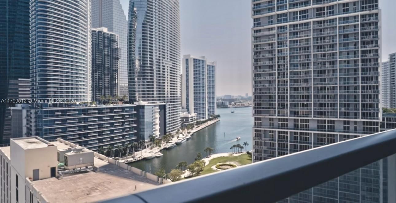 Real estate property located at 500 Brickell Ave #1907, Miami-dade, 500 Brickell East Condo, Miami, FL