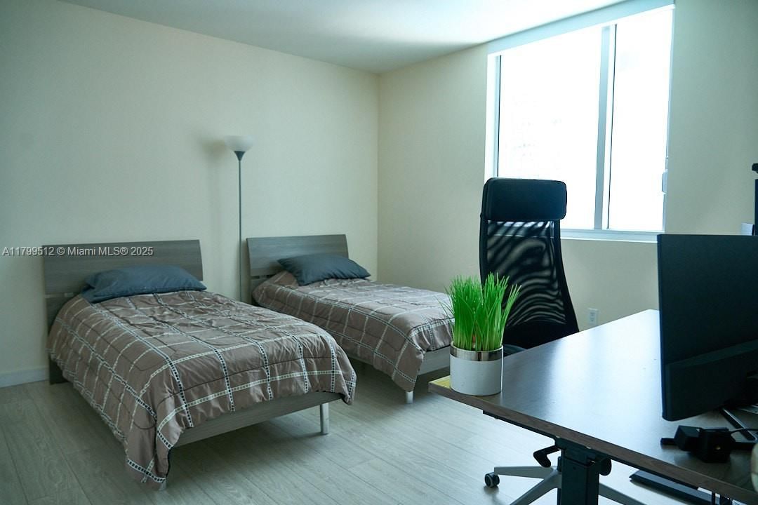 Real estate property located at 500 Brickell Ave #1907, Miami-dade, 500 Brickell East Condo, Miami, FL