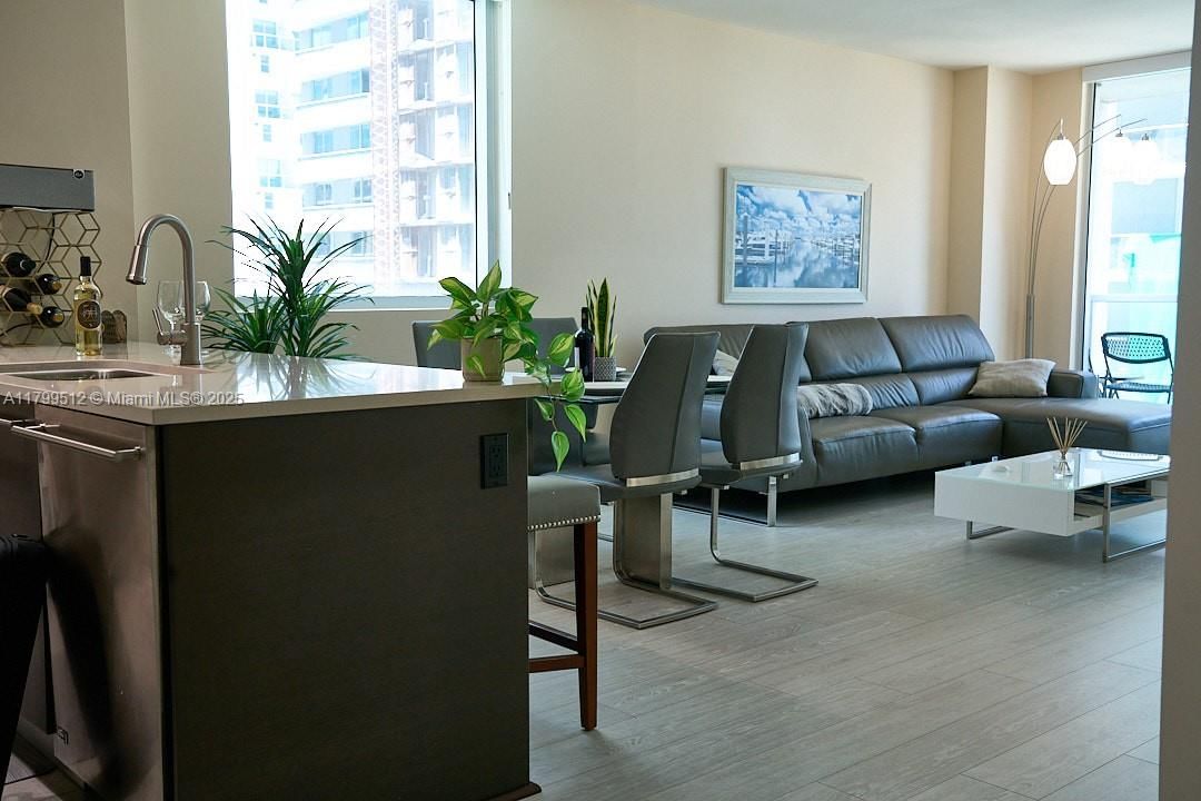 Real estate property located at 500 Brickell Ave #1907, Miami-dade, 500 Brickell East Condo, Miami, FL