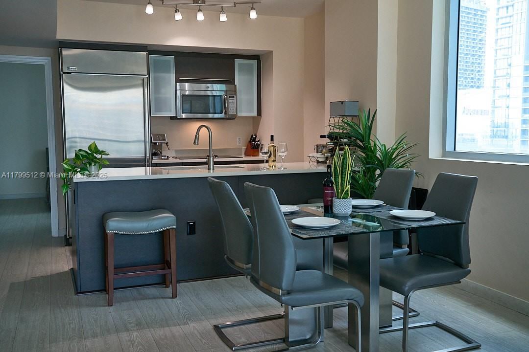 Real estate property located at 500 Brickell Ave #1907, Miami-dade, 500 Brickell East Condo, Miami, FL