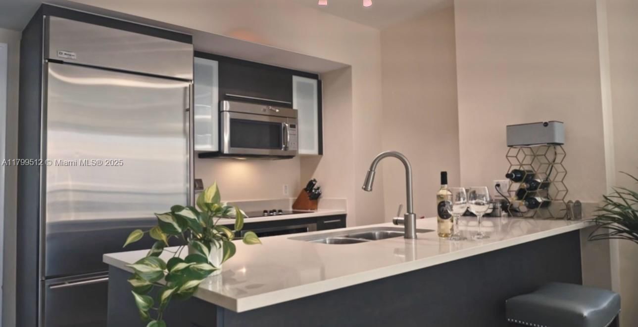 Real estate property located at 500 Brickell Ave #1907, Miami-dade, 500 Brickell East Condo, Miami, FL
