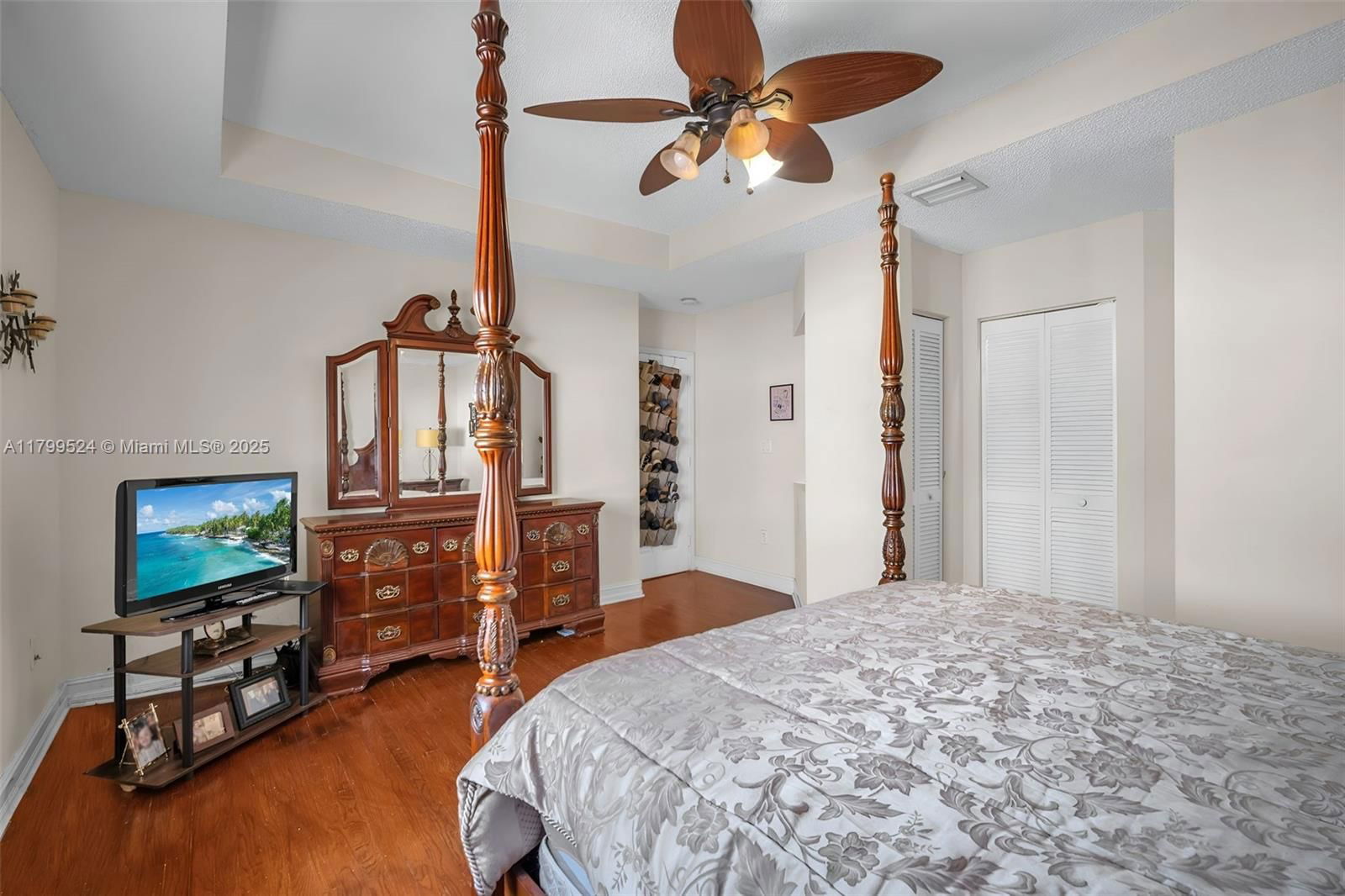 Real estate property located at 9984 162nd Pl, Miami-dade, Forest Lakes Gardens Sec, Miami, FL