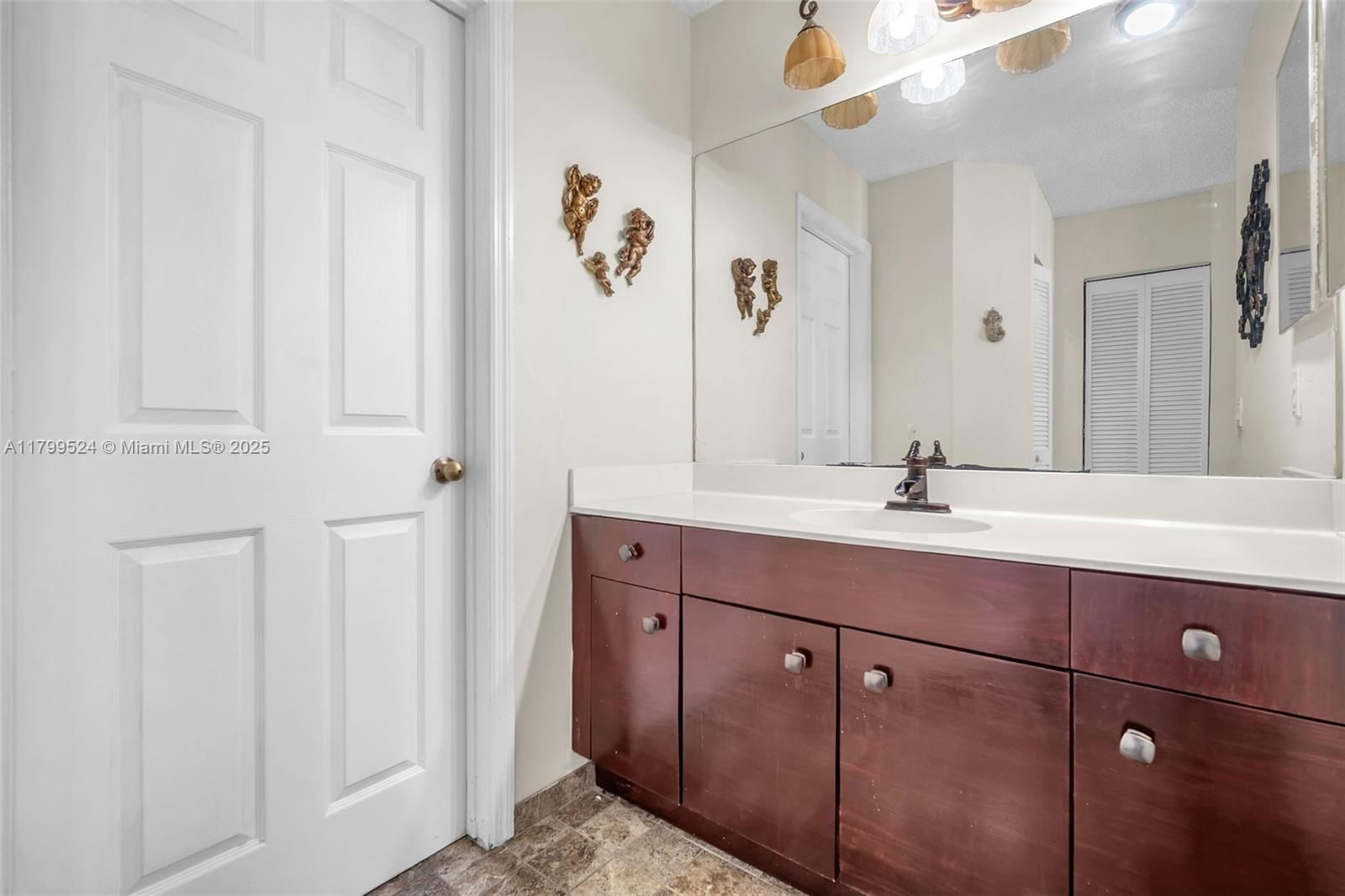 Real estate property located at 9984 162nd Pl, Miami-dade, Forest Lakes Gardens Sec, Miami, FL