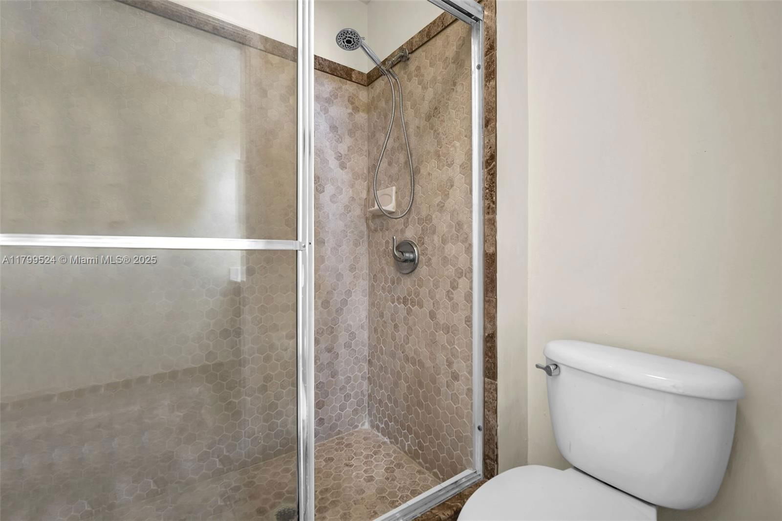 Real estate property located at 9984 162nd Pl, Miami-dade, Forest Lakes Gardens Sec, Miami, FL