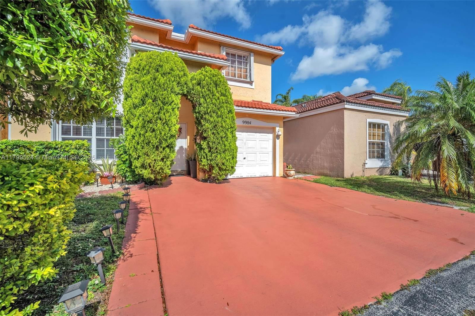 Real estate property located at 9984 162nd Pl, Miami-dade, Forest Lakes Gardens Sec, Miami, FL
