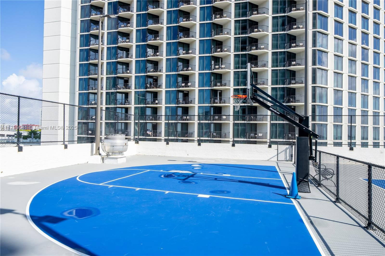 Real estate property located at 555 15th St #508, Miami-dade, Venetia Condo, Miami, FL