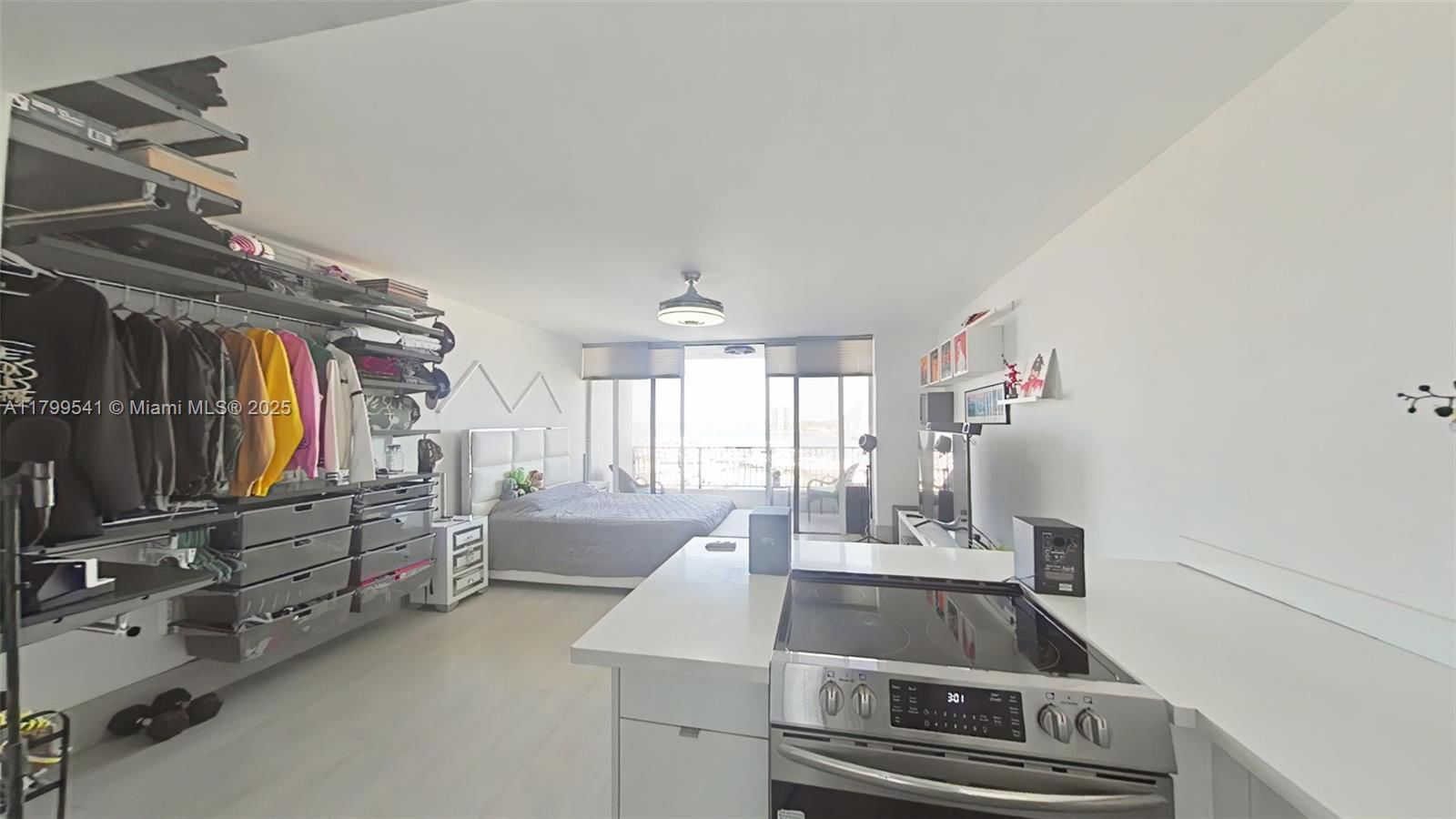 Real estate property located at 555 15th St #508, Miami-dade, Venetia Condo, Miami, FL