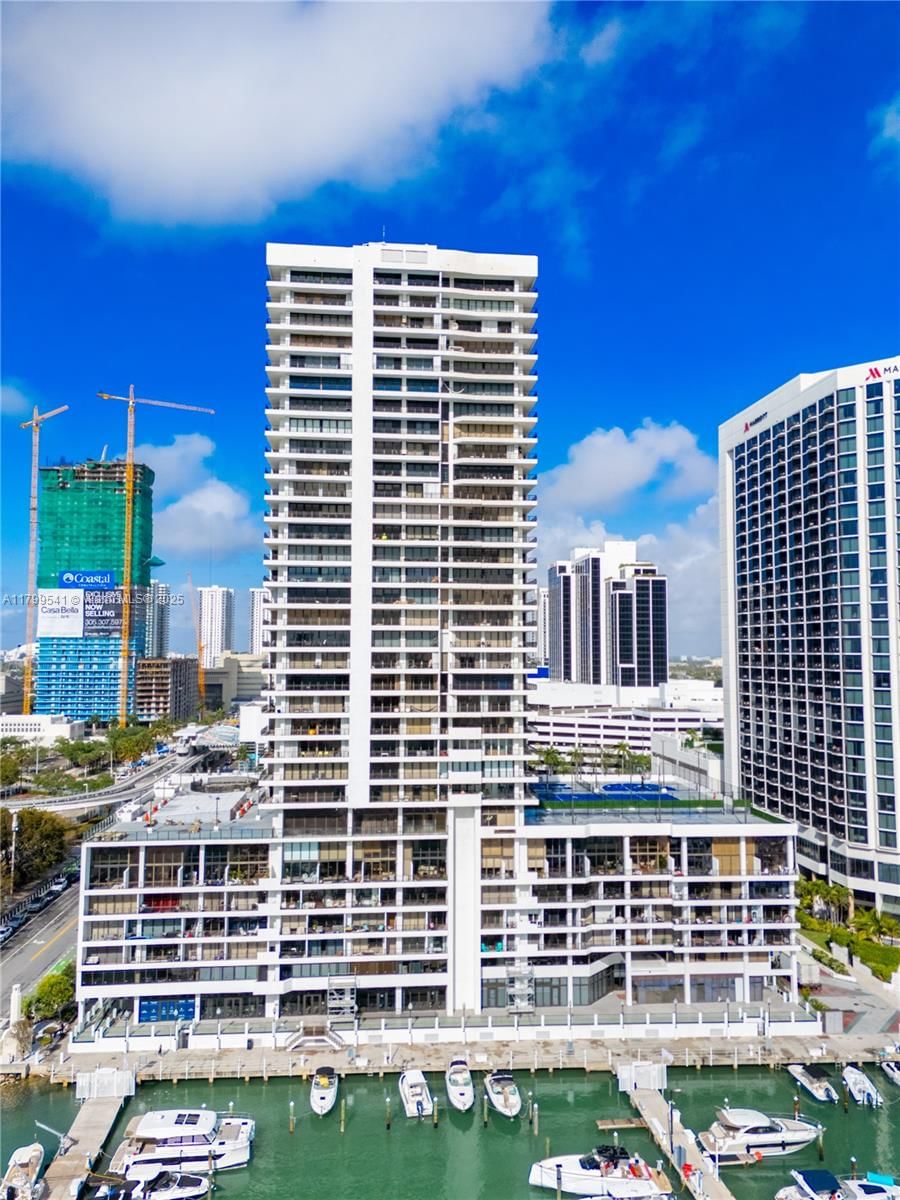 Real estate property located at 555 15th St #508, Miami-dade, Venetia Condo, Miami, FL