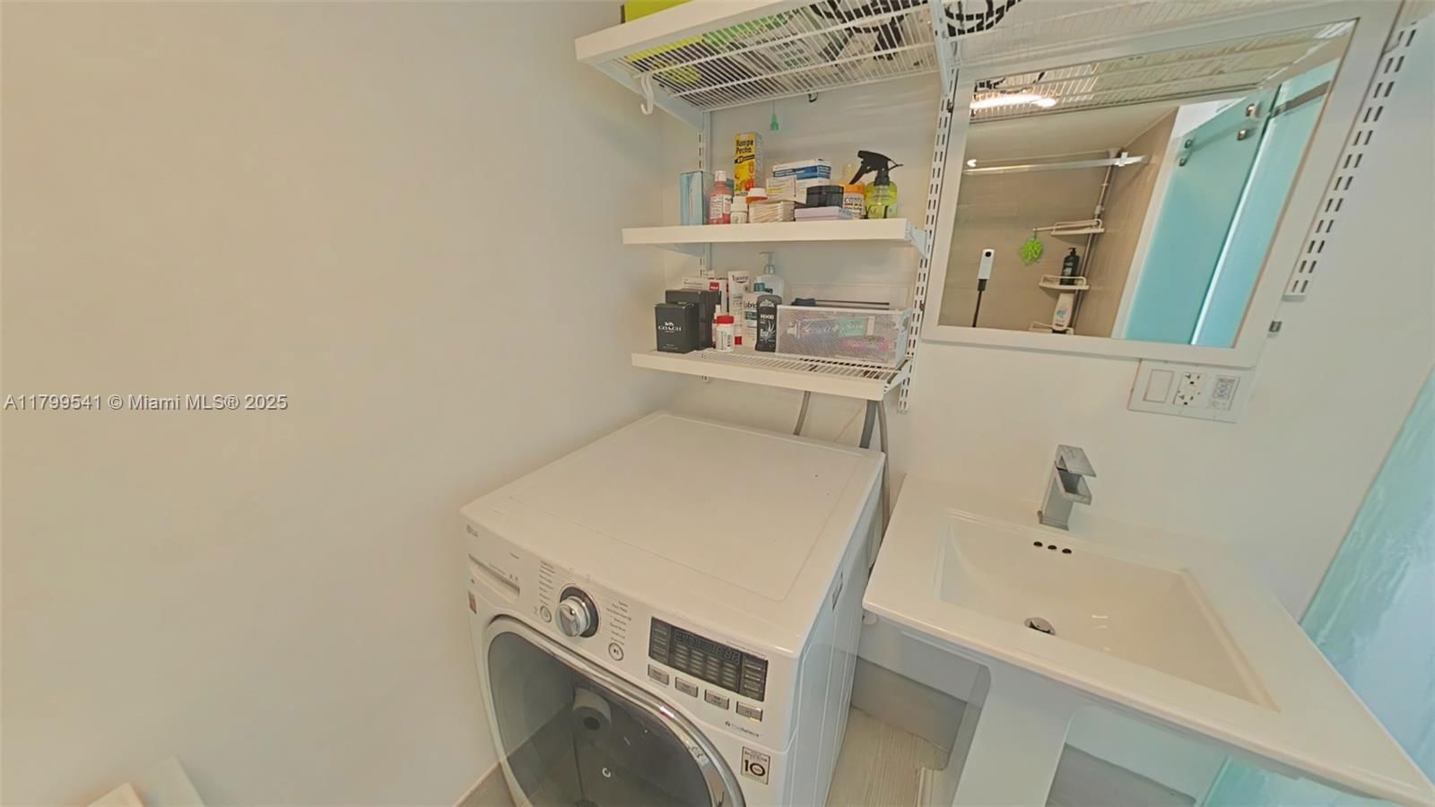 Real estate property located at 555 15th St #508, Miami-dade, Venetia Condo, Miami, FL
