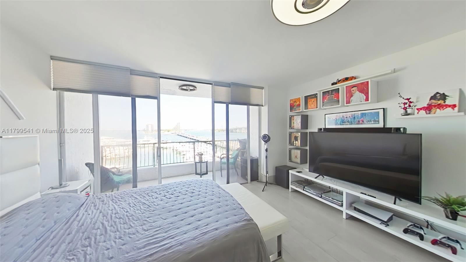 Real estate property located at 555 15th St #508, Miami-dade, Venetia Condo, Miami, FL